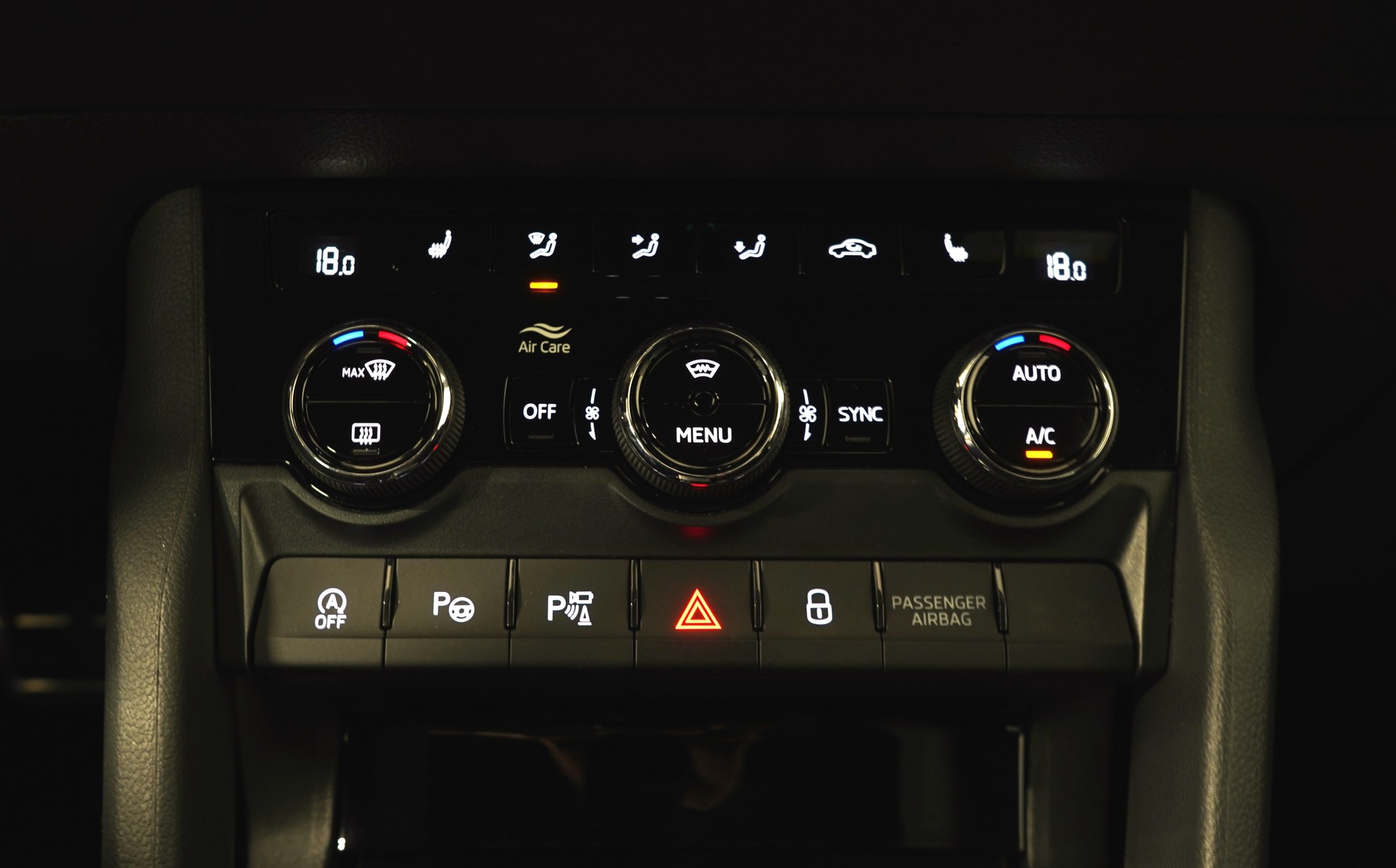SKODA Karoq 1.5 TSI SportLine DSG-image-23