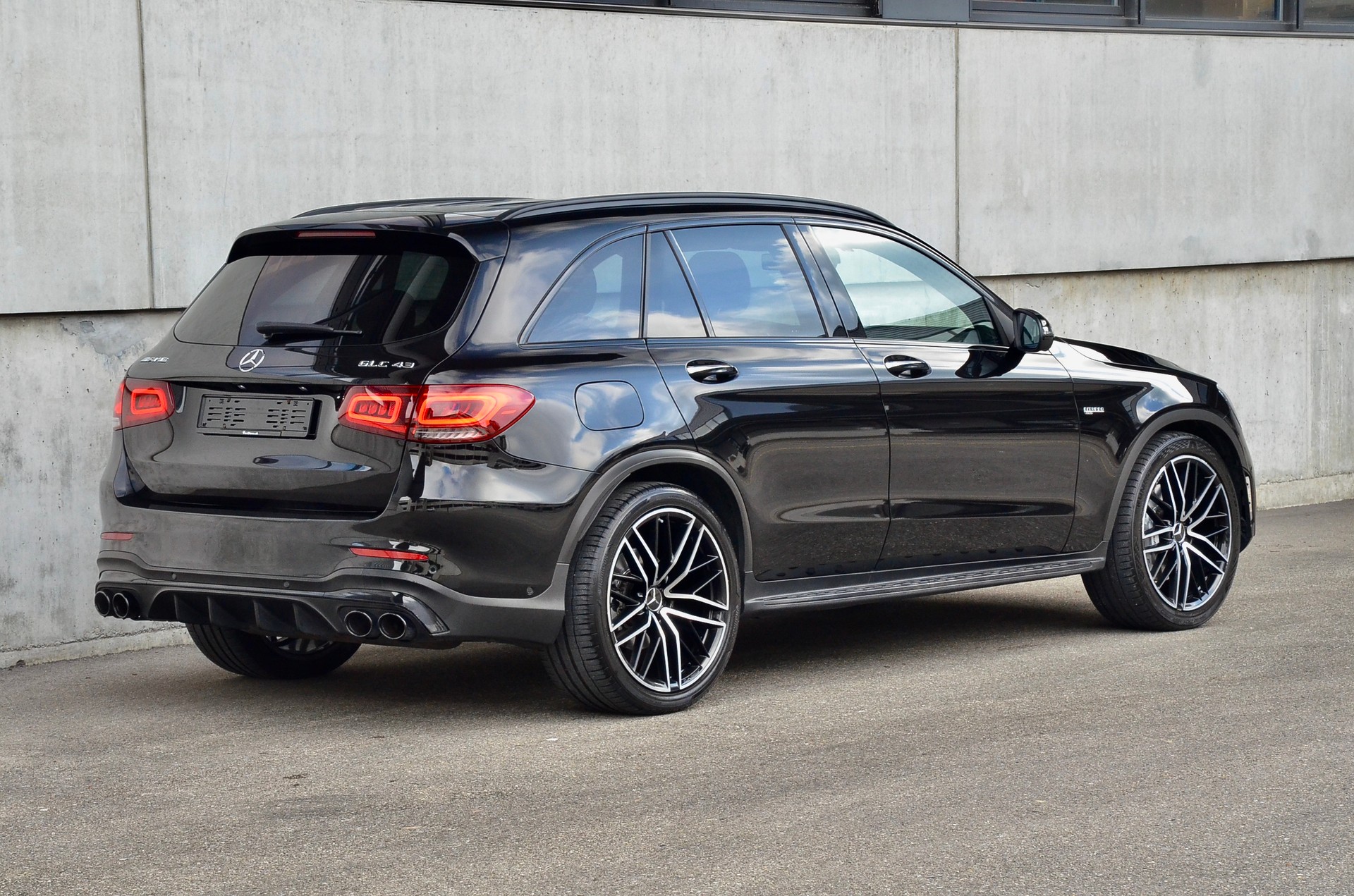 MERCEDES-BENZ GLC 43 AMG 4Matic 9G-Tronic-image-23