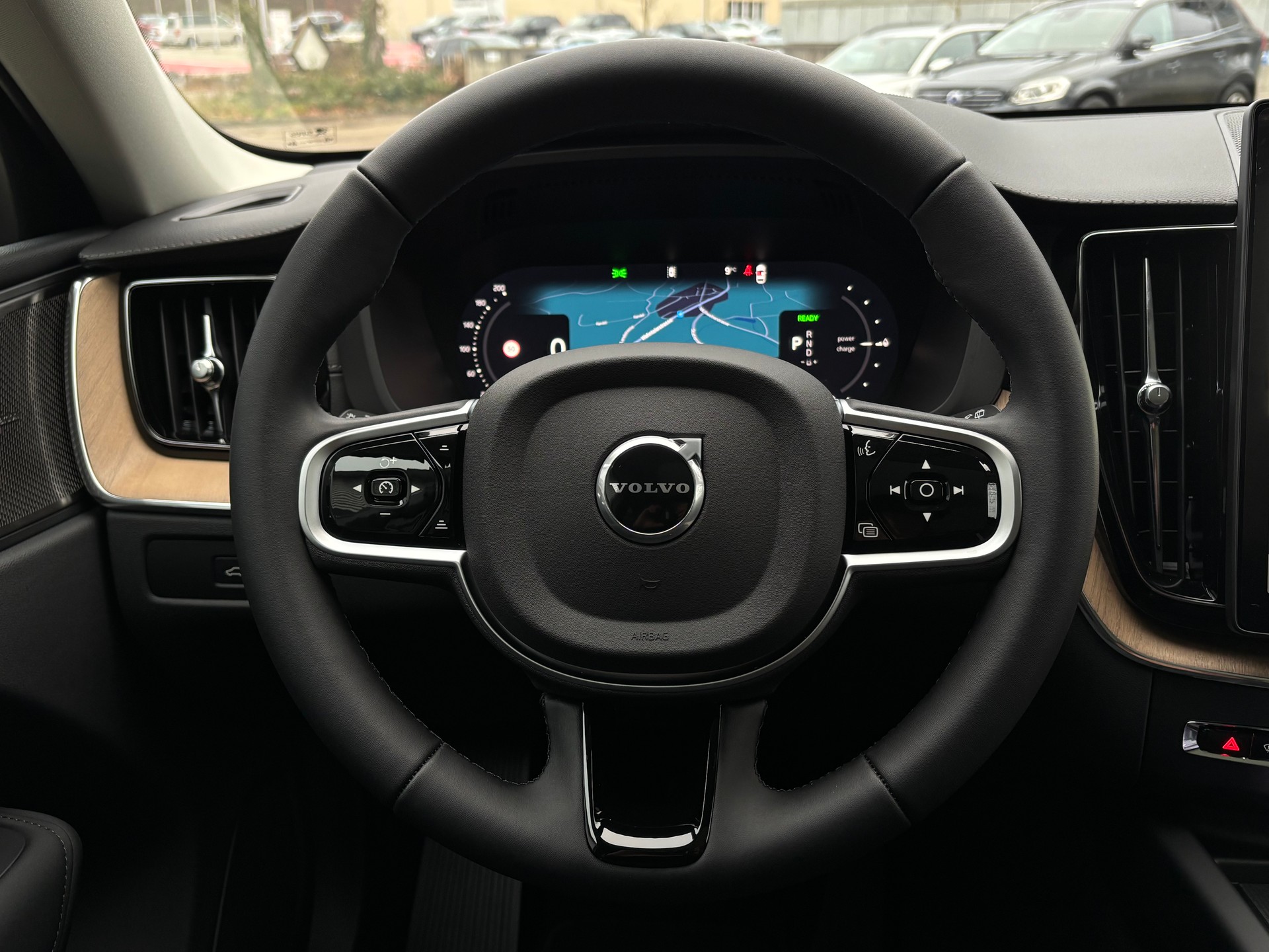VOLVO XC60 2.0 T6 TE Ultra Dark eAWD-image-13