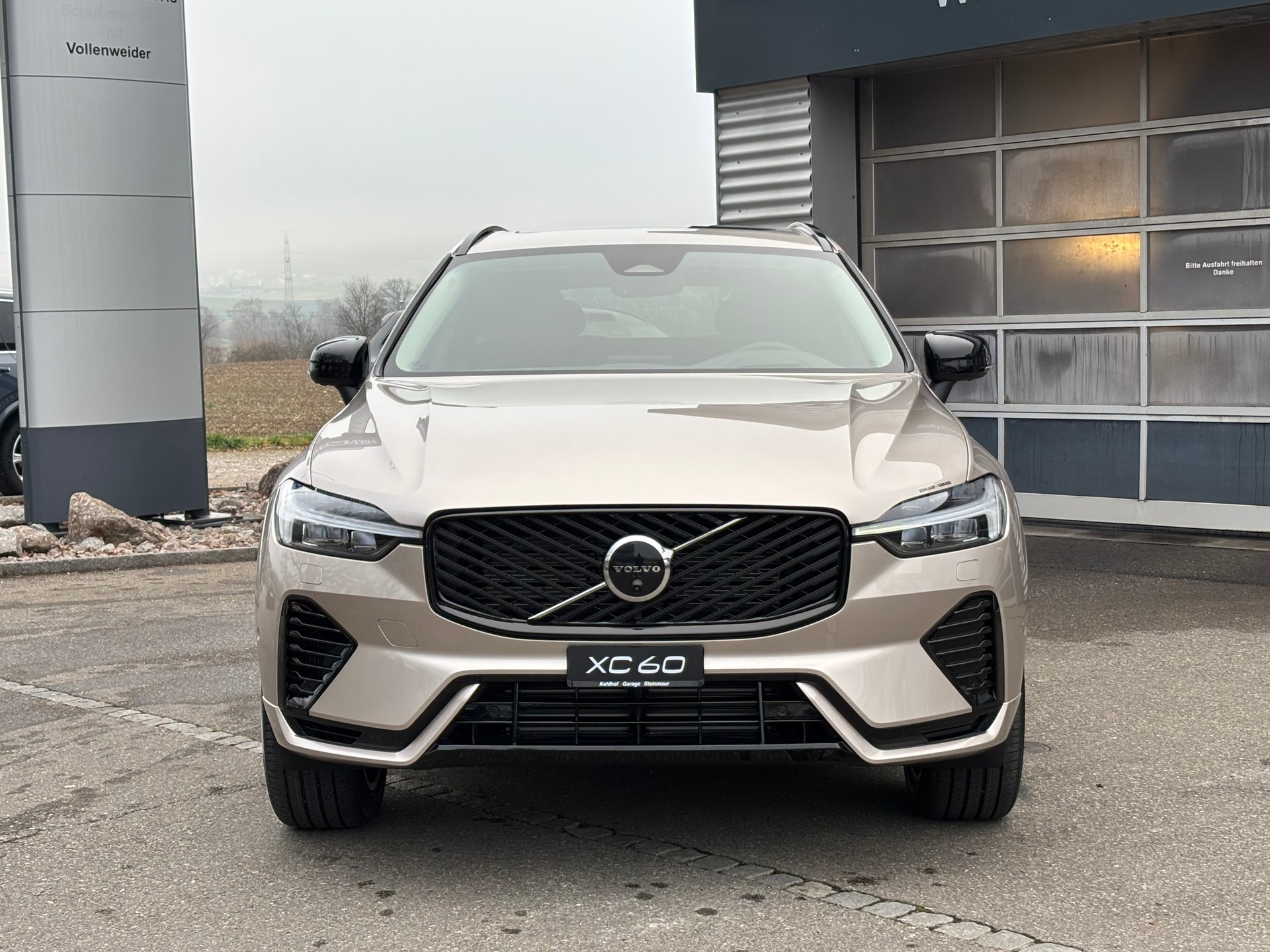 VOLVO XC60 2.0 T6 TE Ultra Dark eAWD-image-6