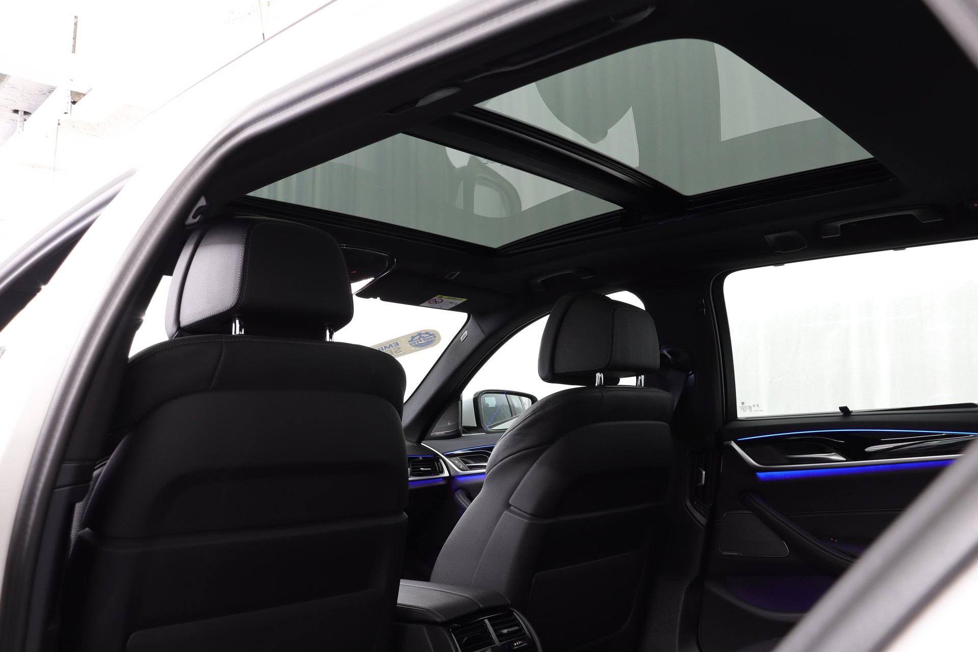 BMW 540d xDrive SAG Touring-showroom-element-3