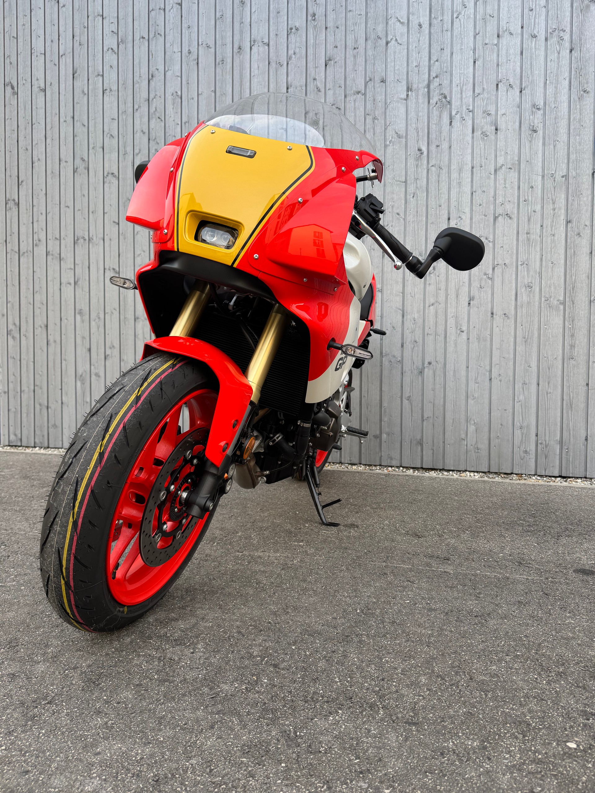 YAMAHA XSR 900 GP-image-2