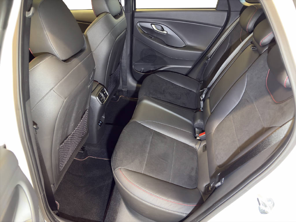 HYUNDAI i30 Wagon 1.5 T-GDi N-Line-image-11