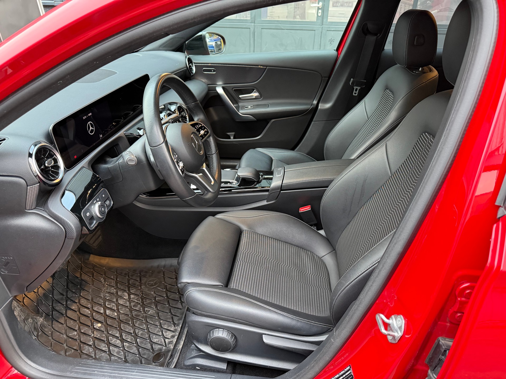 MERCEDES-BENZ A 180 Progressive-image-6