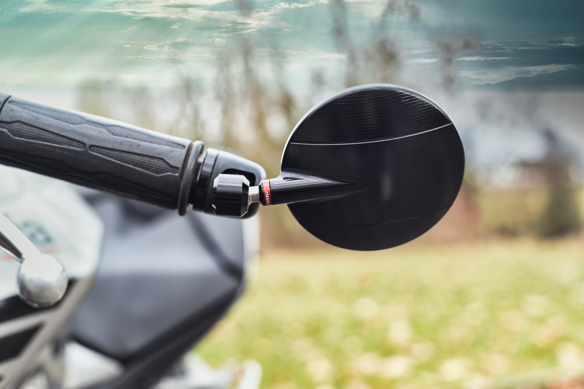 APRILIA Tuono V4 1100 R-image-5
