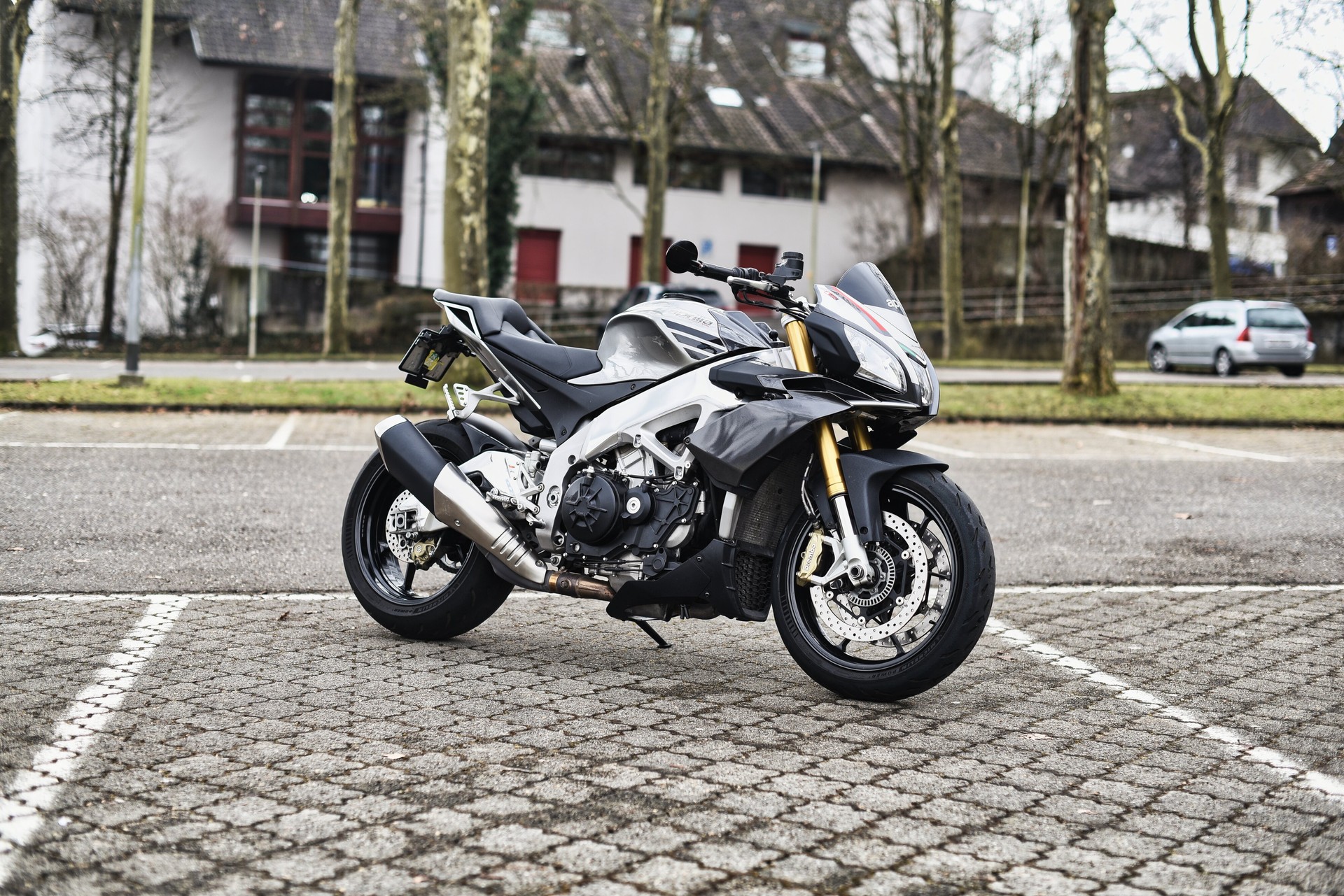 APRILIA Tuono V4 1100 R-image-2