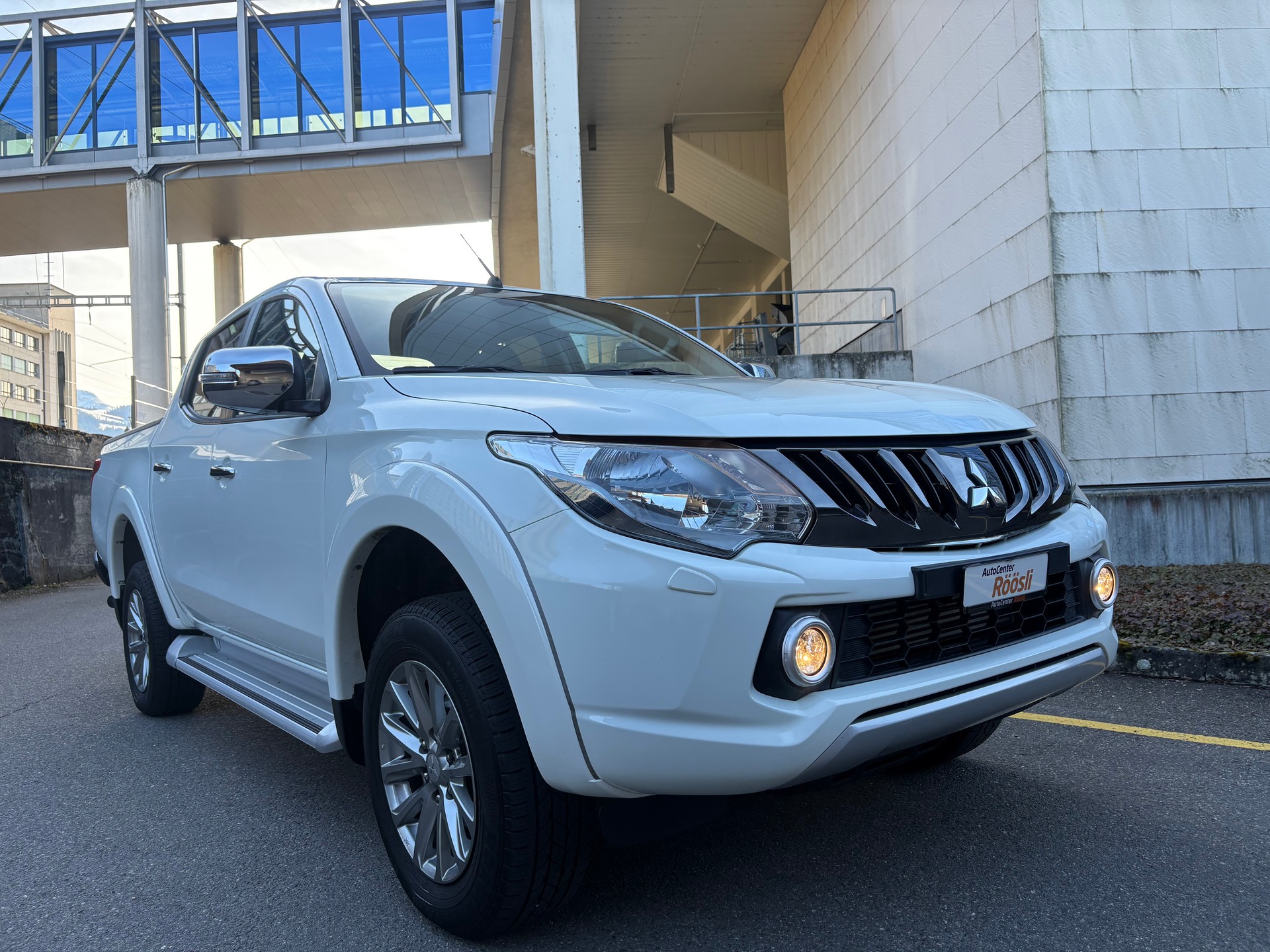 MITSUBISHI L 200 2.4 Style Double Cab A-image-1