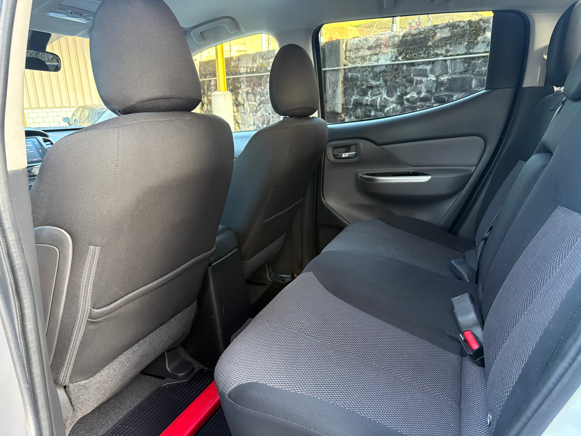 MITSUBISHI L 200 2.4 Style Double Cab A-image-11