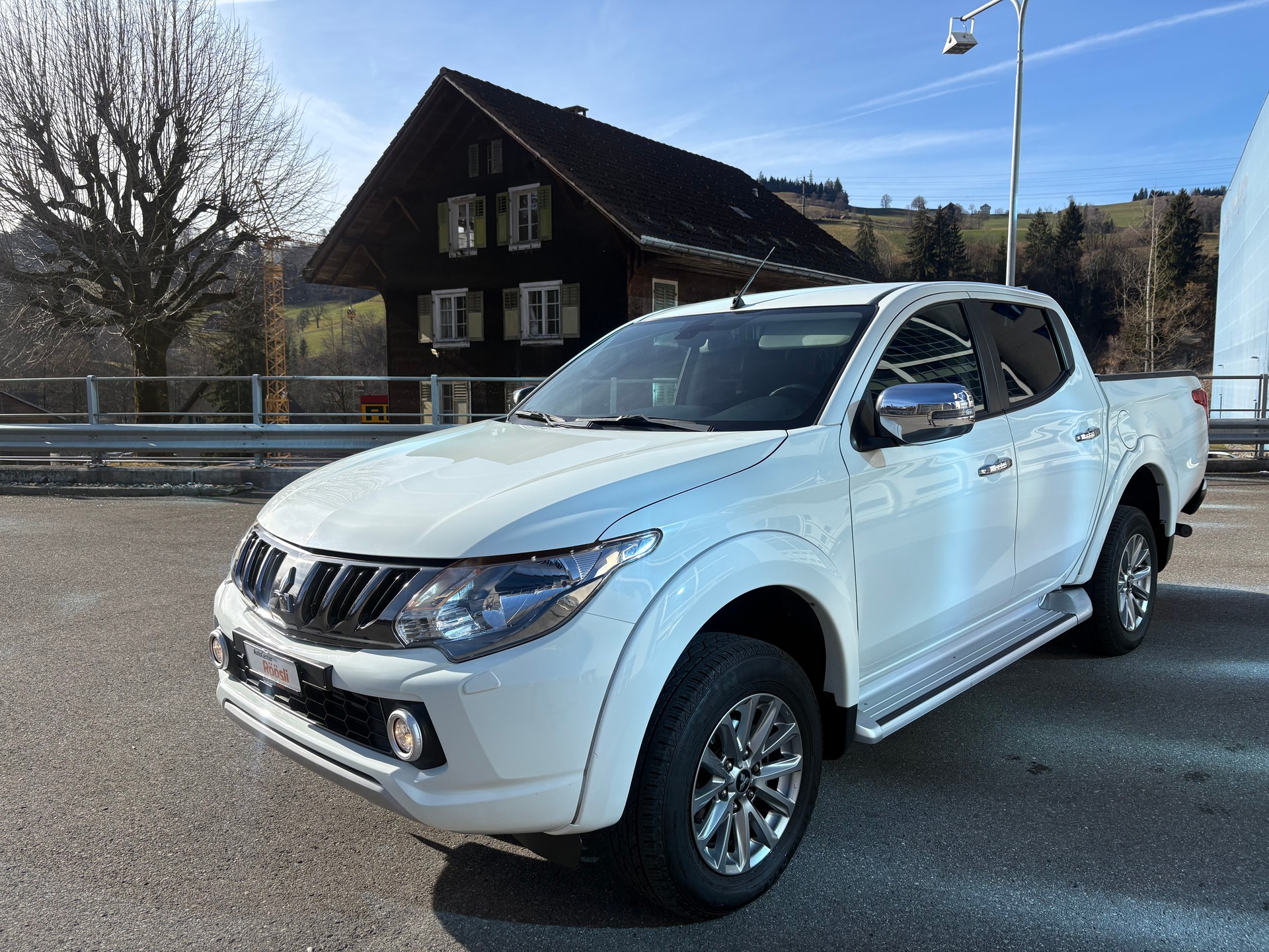 MITSUBISHI L 200 2.4 Style Double Cab A-image-5