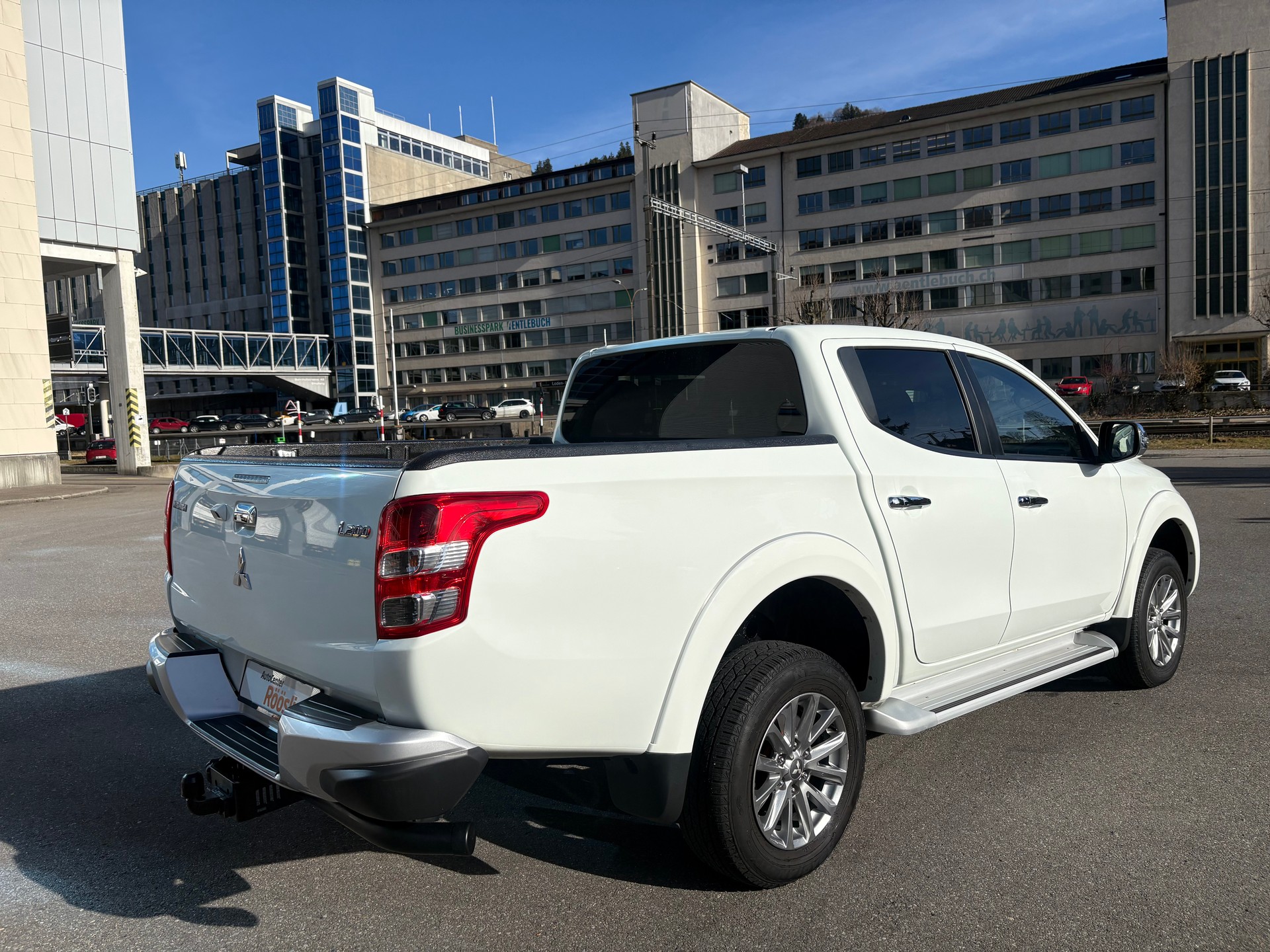 MITSUBISHI L 200 2.4 Style Double Cab A-image-7