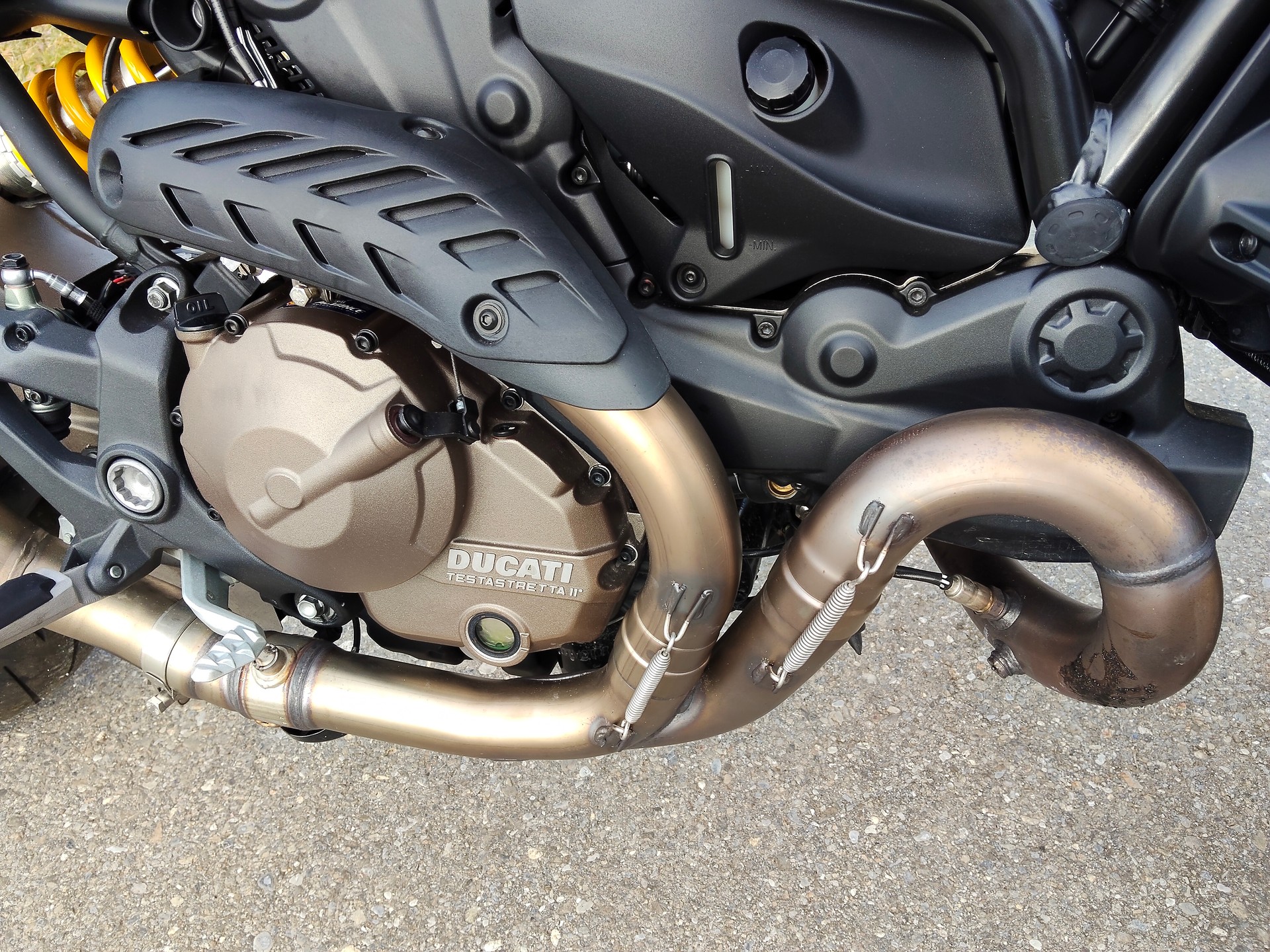 DUCATI Monster 821 Dark-image-5