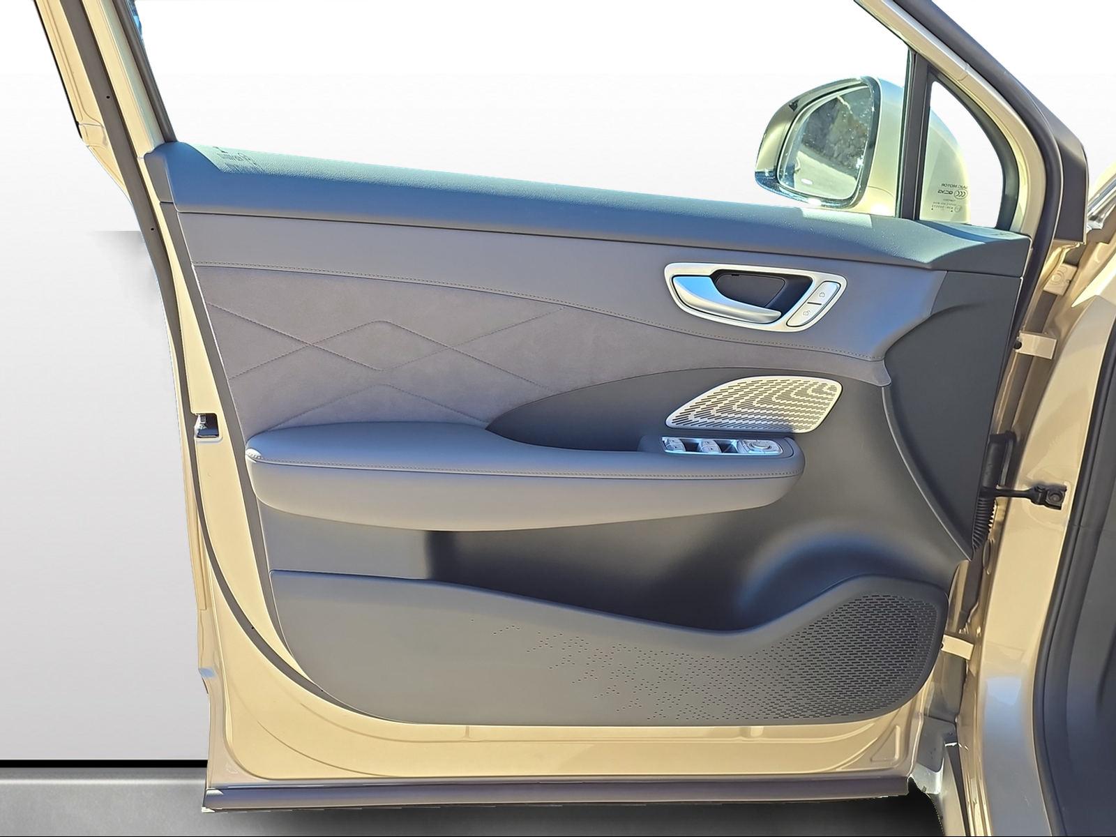 MG S6 EV 77 kWh Luxury 4WD-image-6
