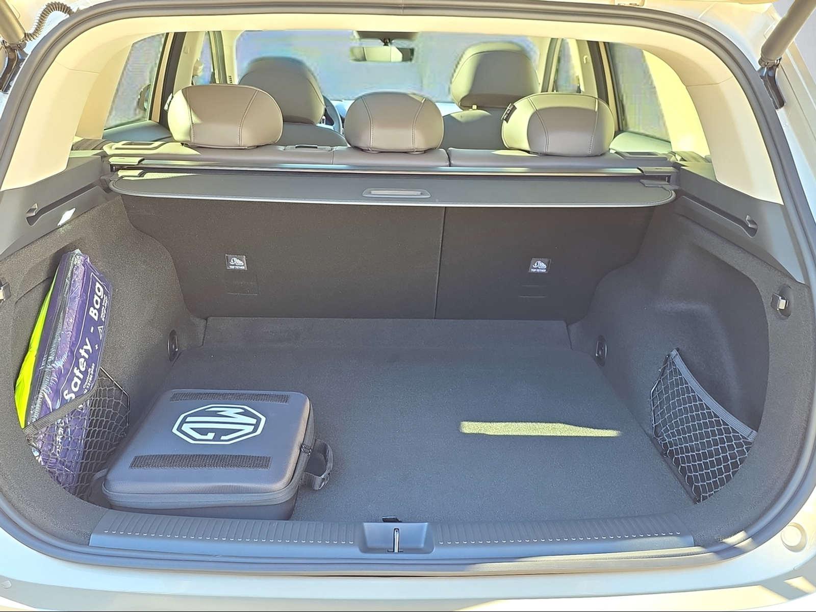 MG S6 EV 77 kWh Luxury 4WD-image-13