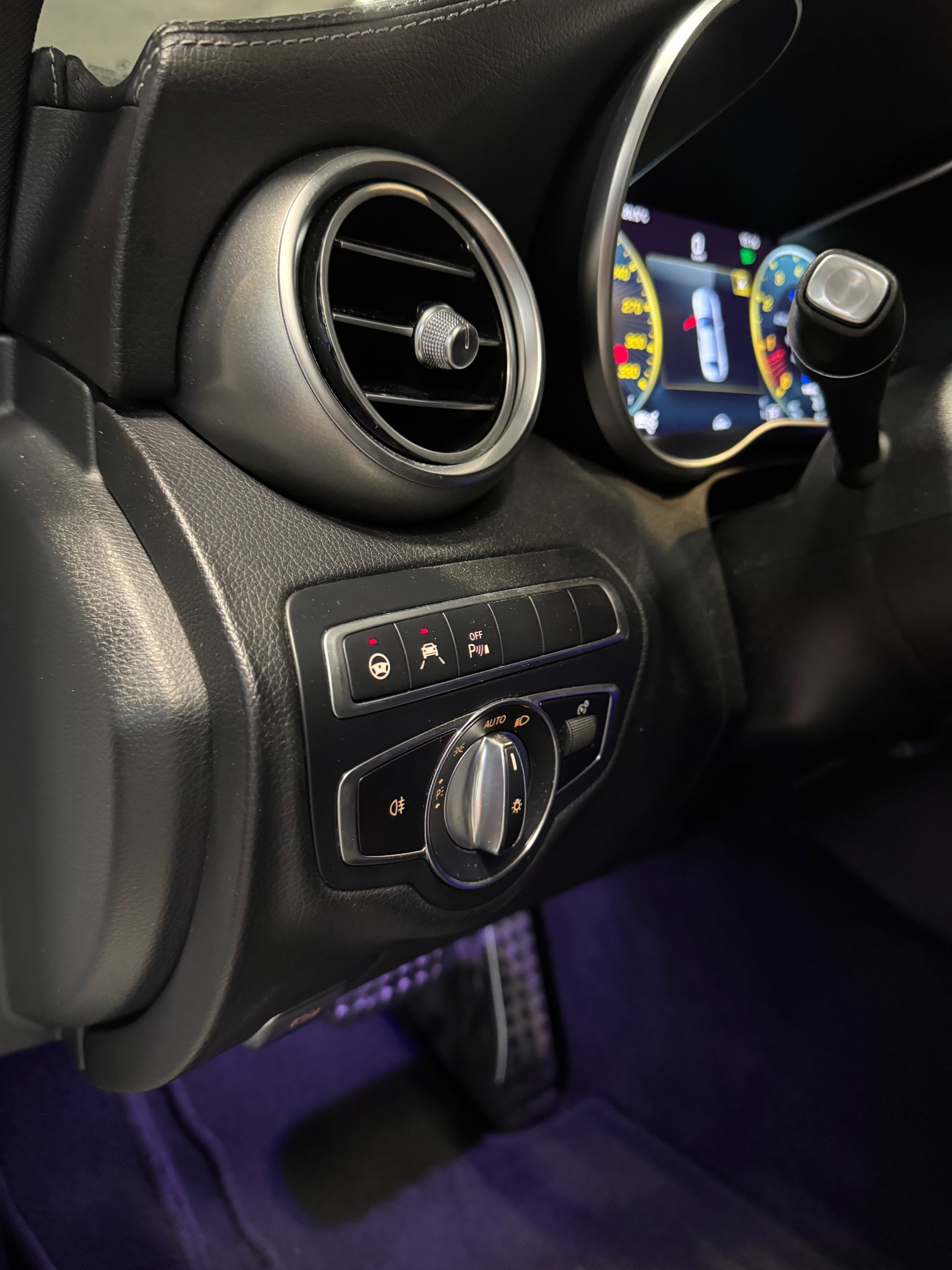 MERCEDES-BENZ C 63 S AMG Speedshift-image-12
