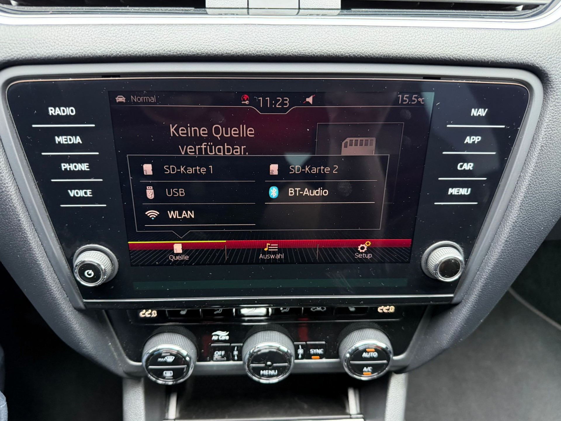 SKODA Octavia Combi 2.0 TSI RS 245 DSG-image-22