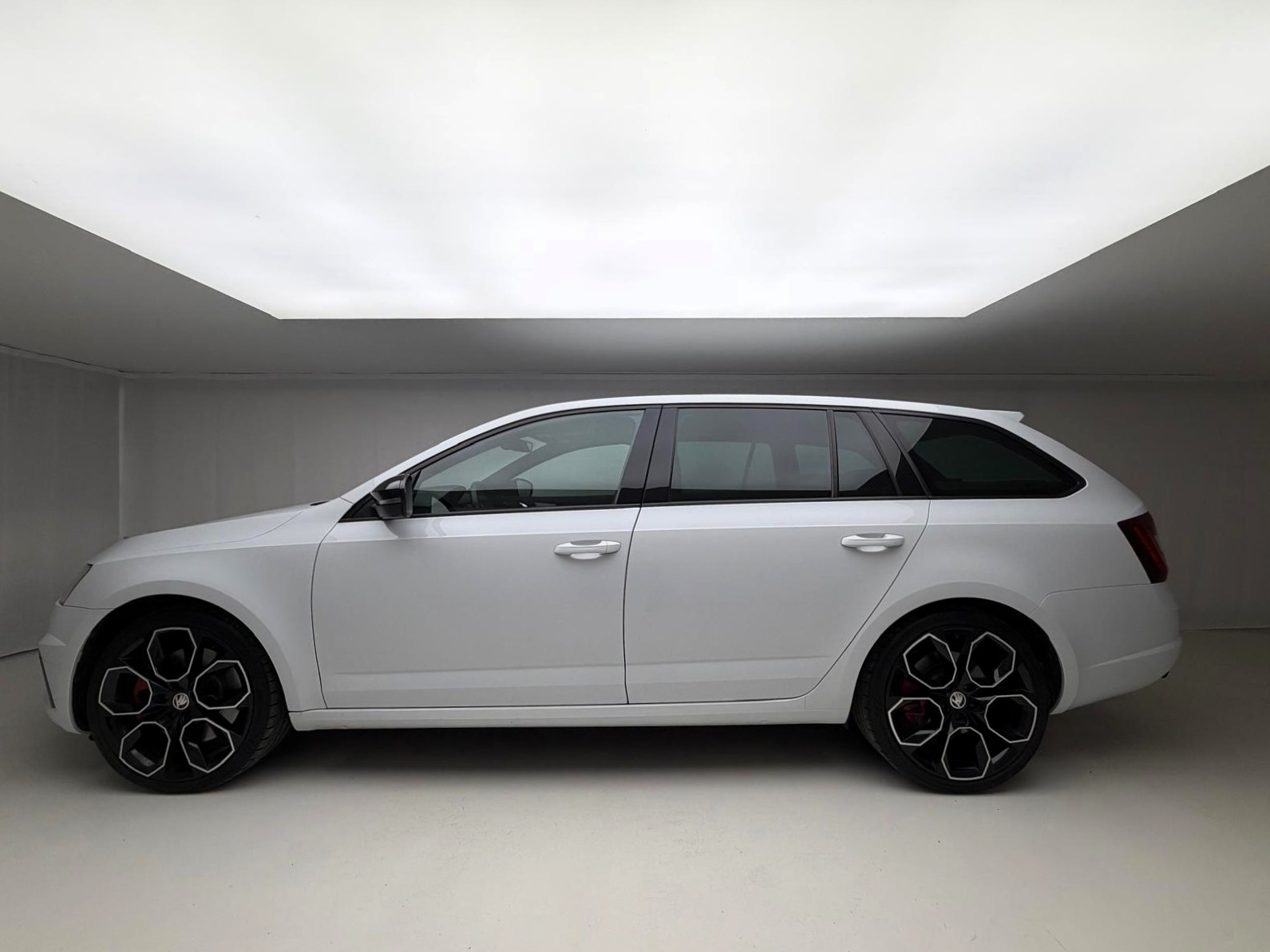 SKODA Octavia Combi 2.0 TSI RS 245 DSG-image-10