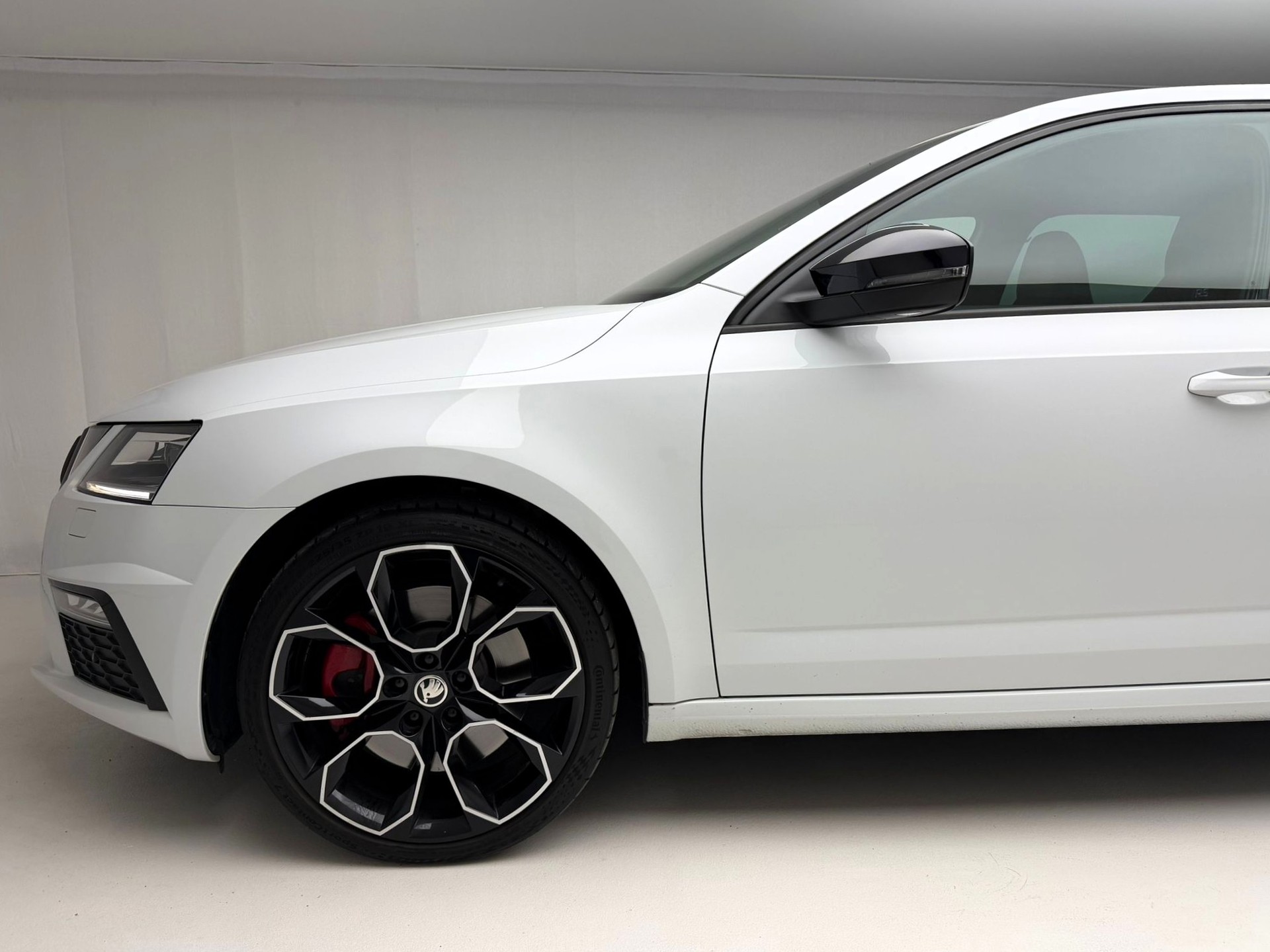 SKODA Octavia Combi 2.0 TSI RS 245 DSG-image-8