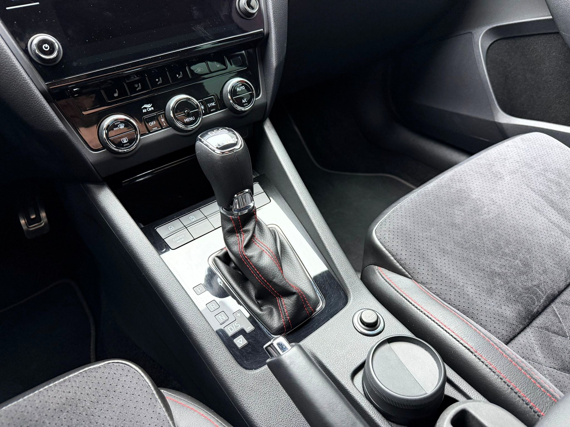 SKODA Octavia Combi 2.0 TSI RS 245 DSG-image-20