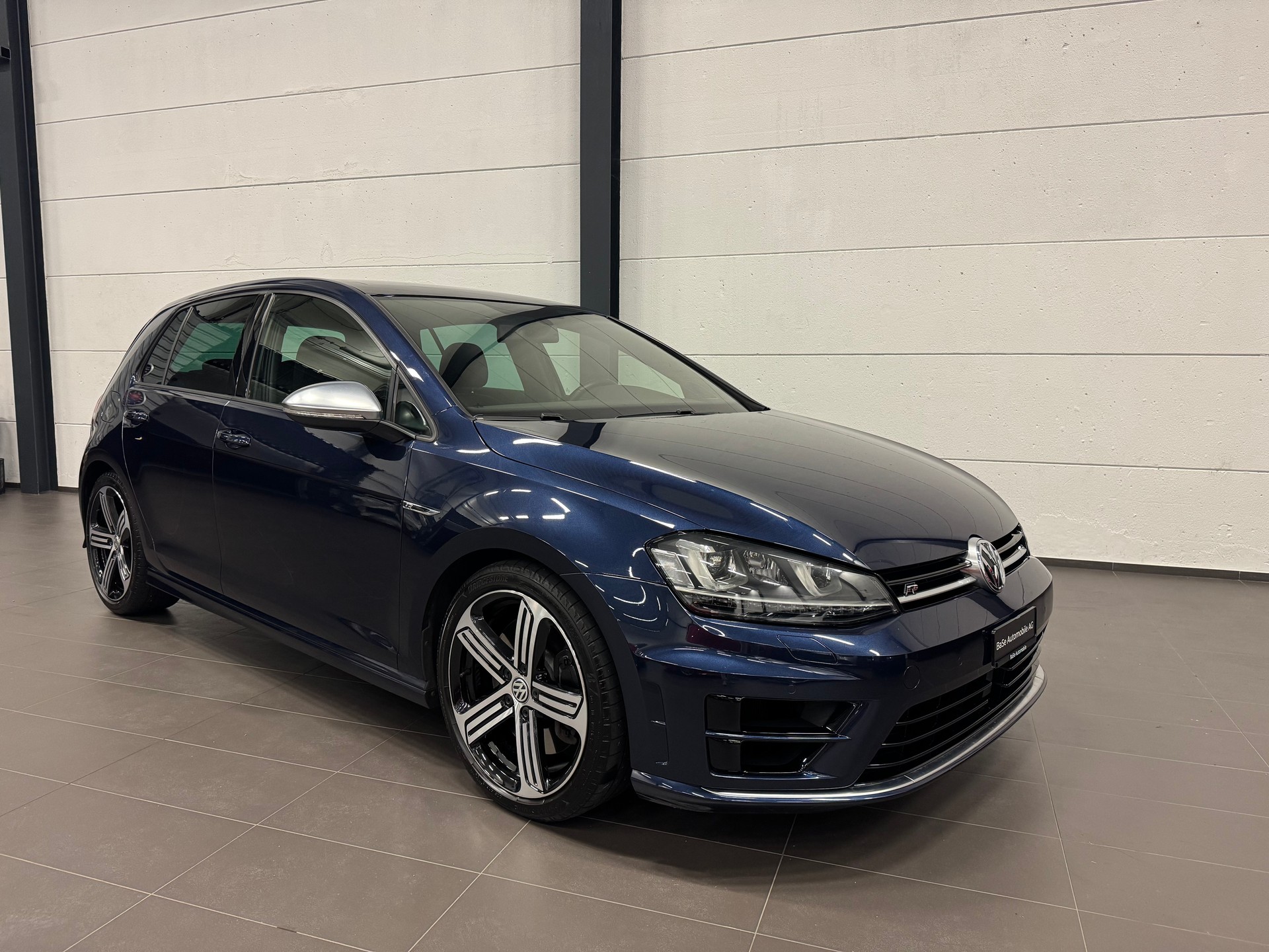 VW Golf 2.0 TSI R 4Motion DSG-showroom-element-1