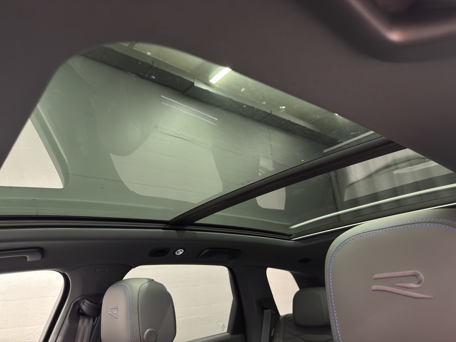 VW Touareg 3.0 V6 TSI PHEV R Final Edition-image-15