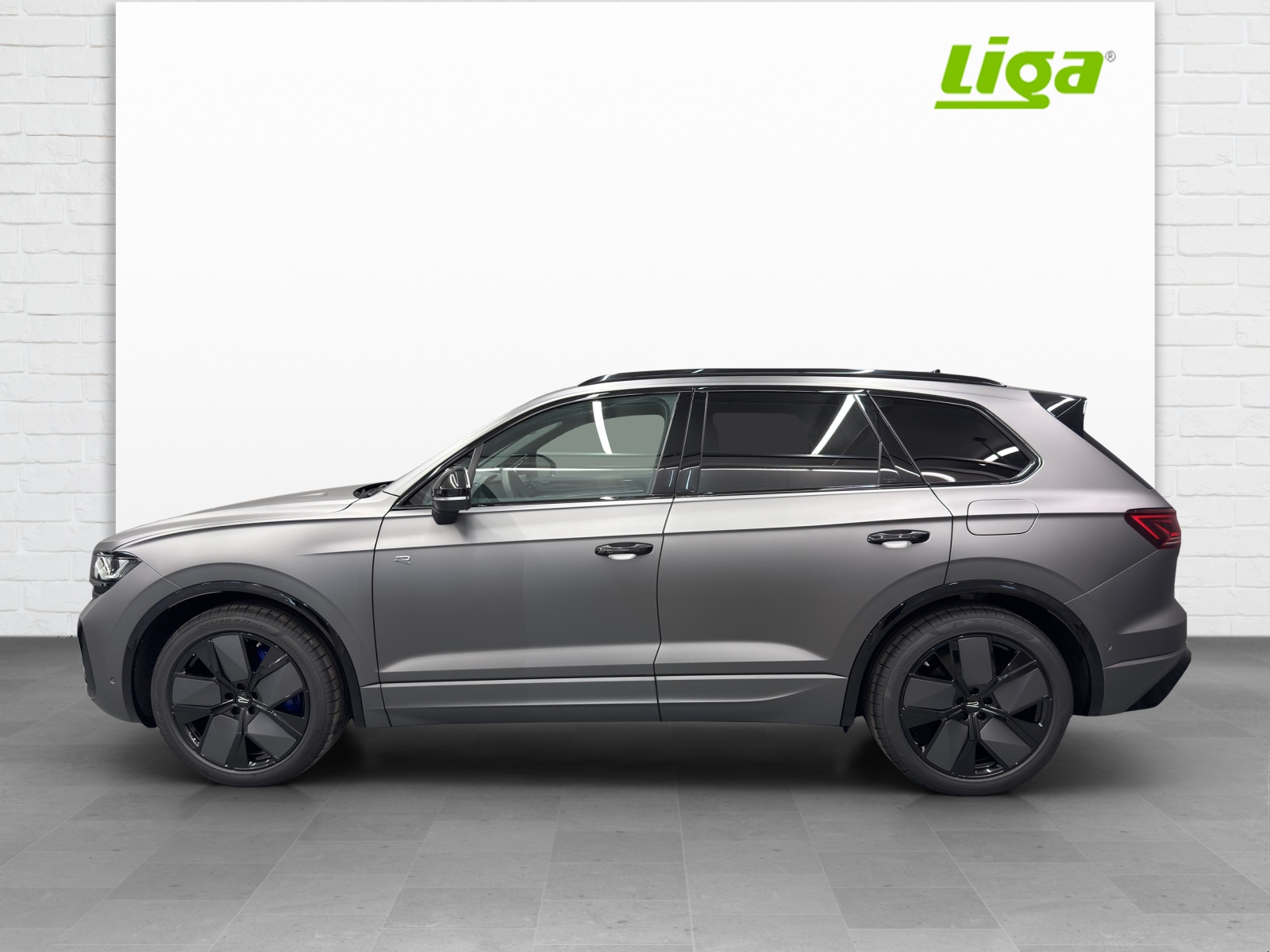 VW Touareg 3.0 V6 TSI PHEV R Final Edition