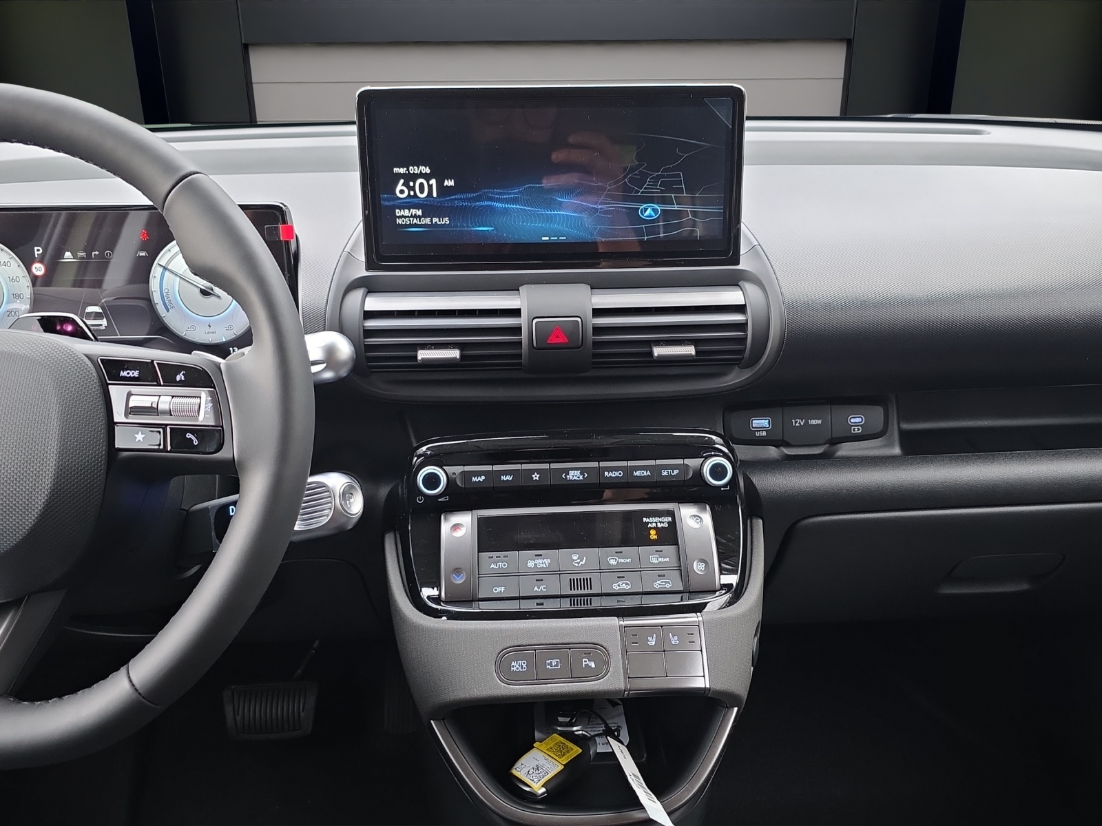 HYUNDAI Inster 49kWh Amplia-image-8