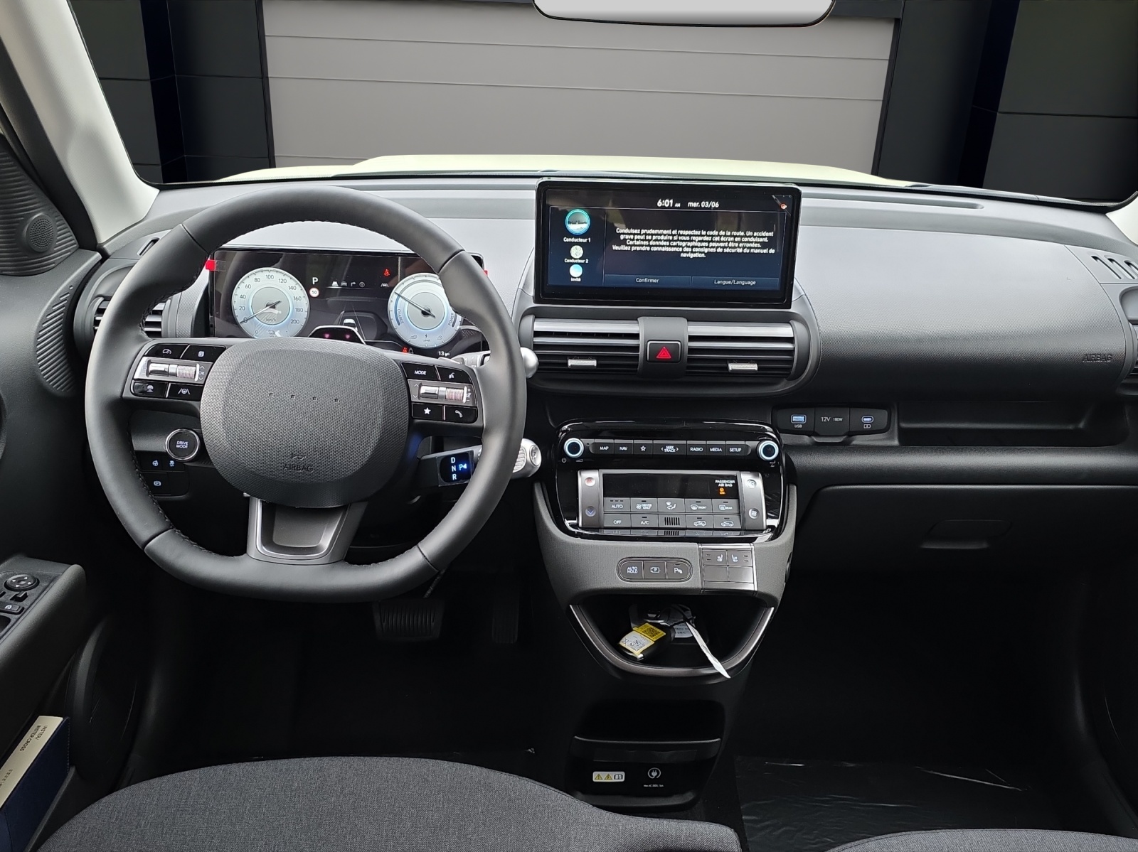 HYUNDAI Inster 49kWh Amplia-image-5