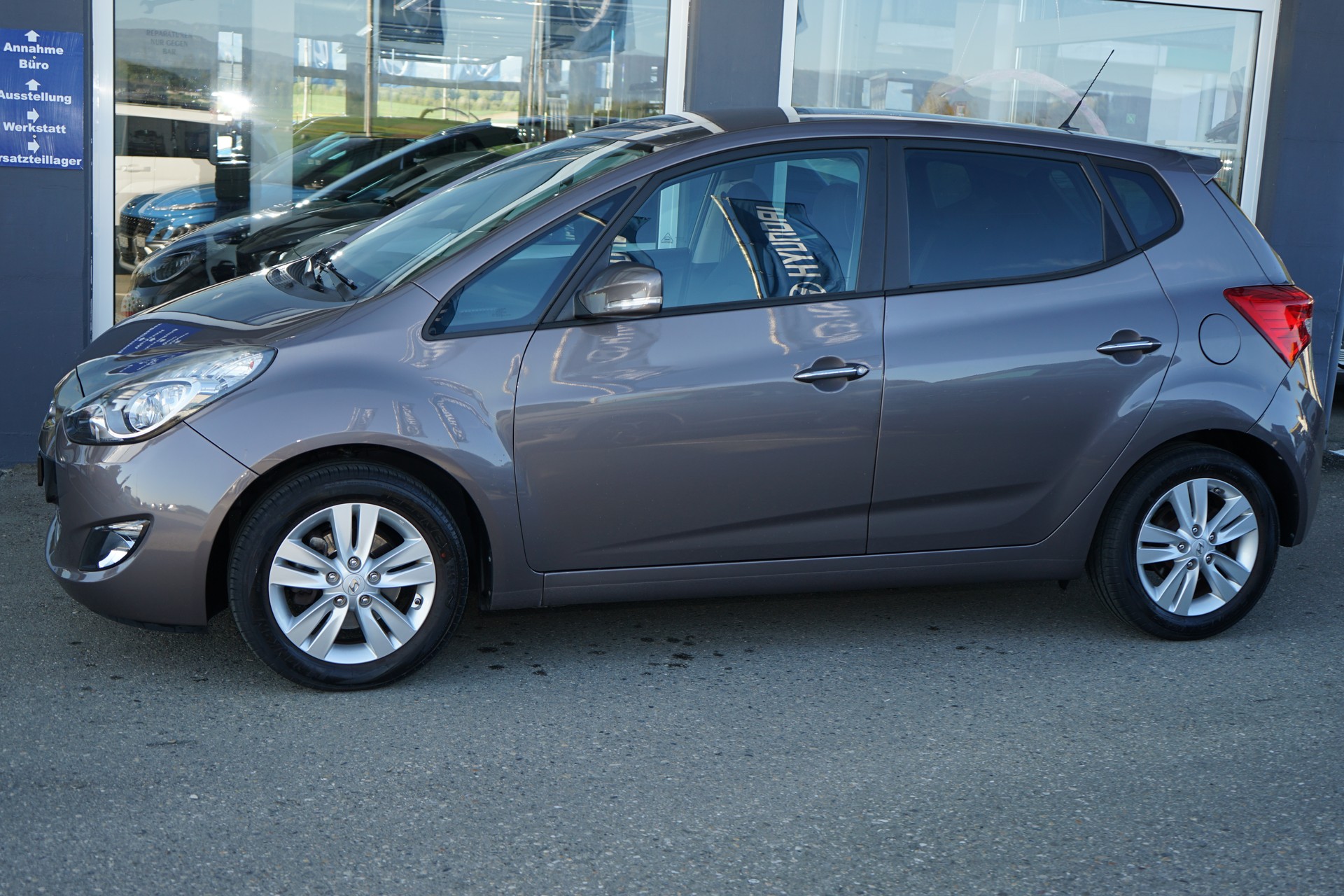 HYUNDAI iX20 1.6 Amplia Automatic-showroom-element-2