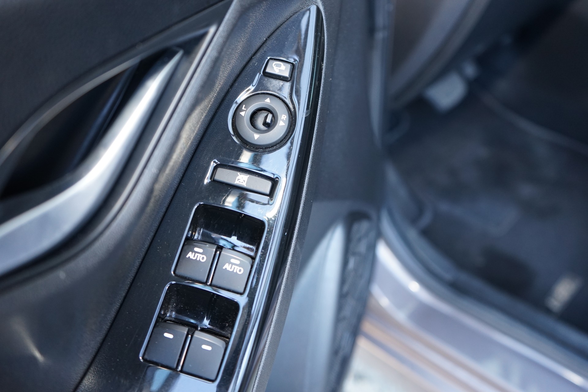 HYUNDAI iX20 1.6 Amplia Automatic-image-10
