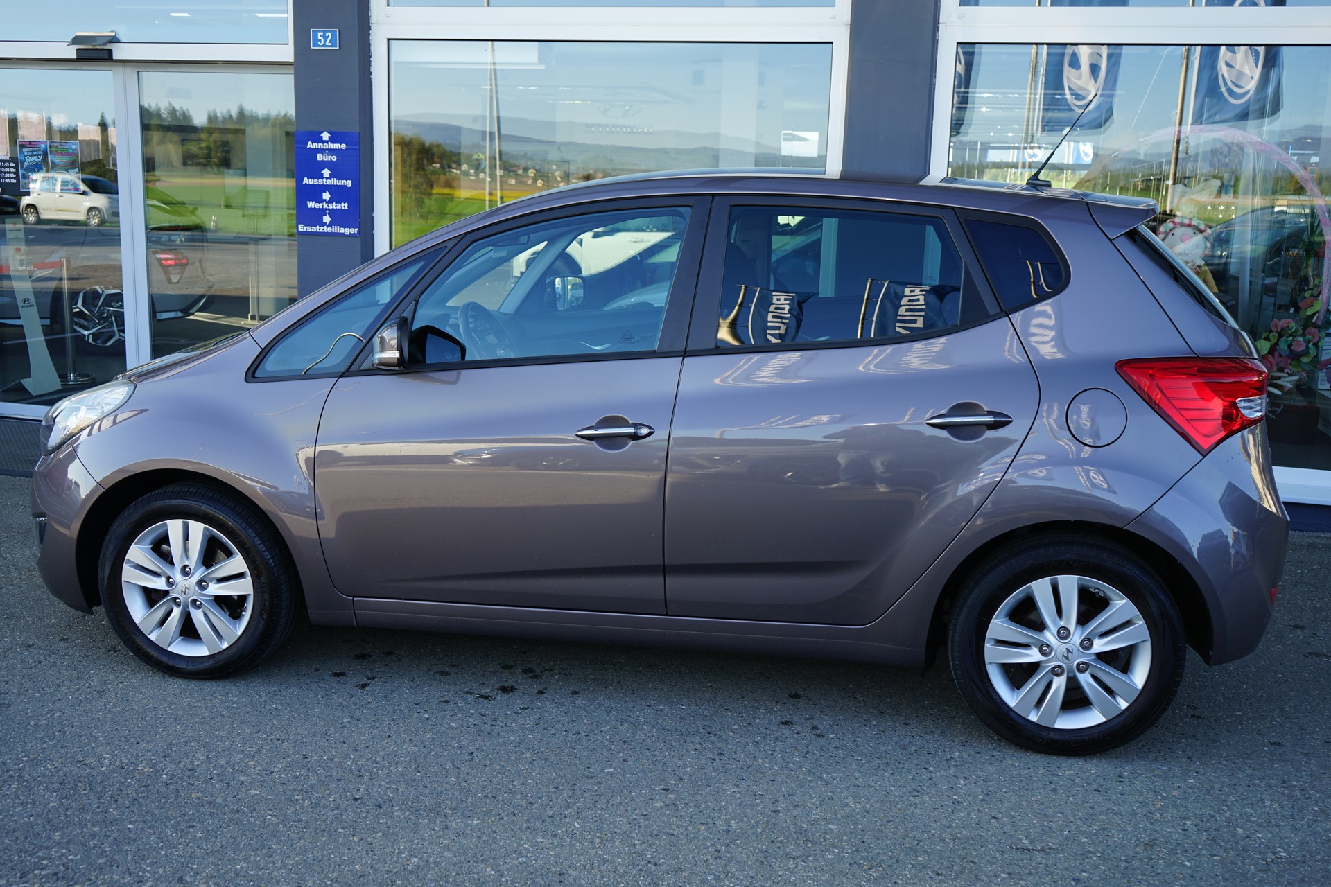 HYUNDAI iX20 1.6 Amplia Automatic-showroom-element-3