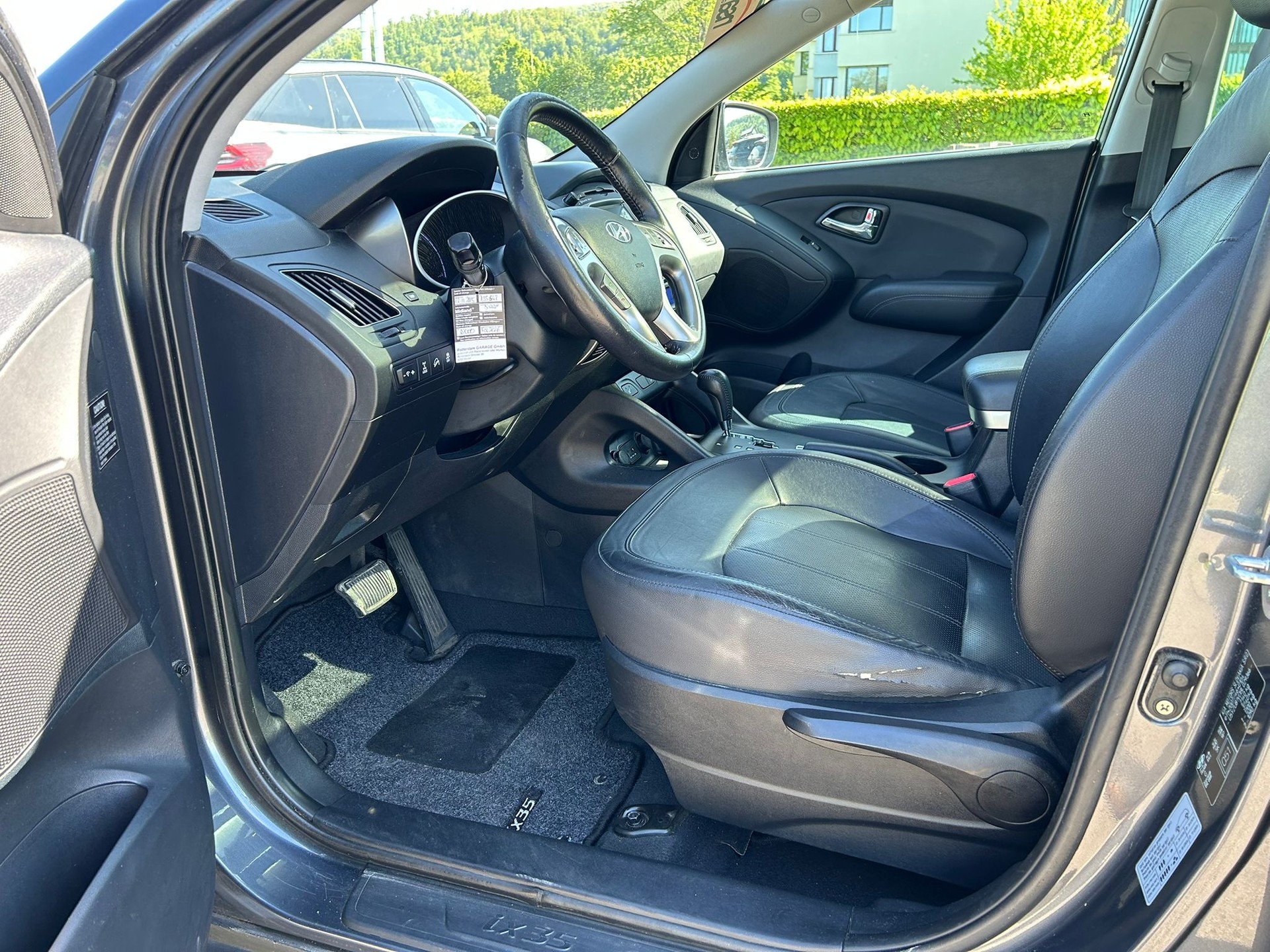 HYUNDAI iX 35 2.0 CRDi Premium 4WD Automatic-image-10