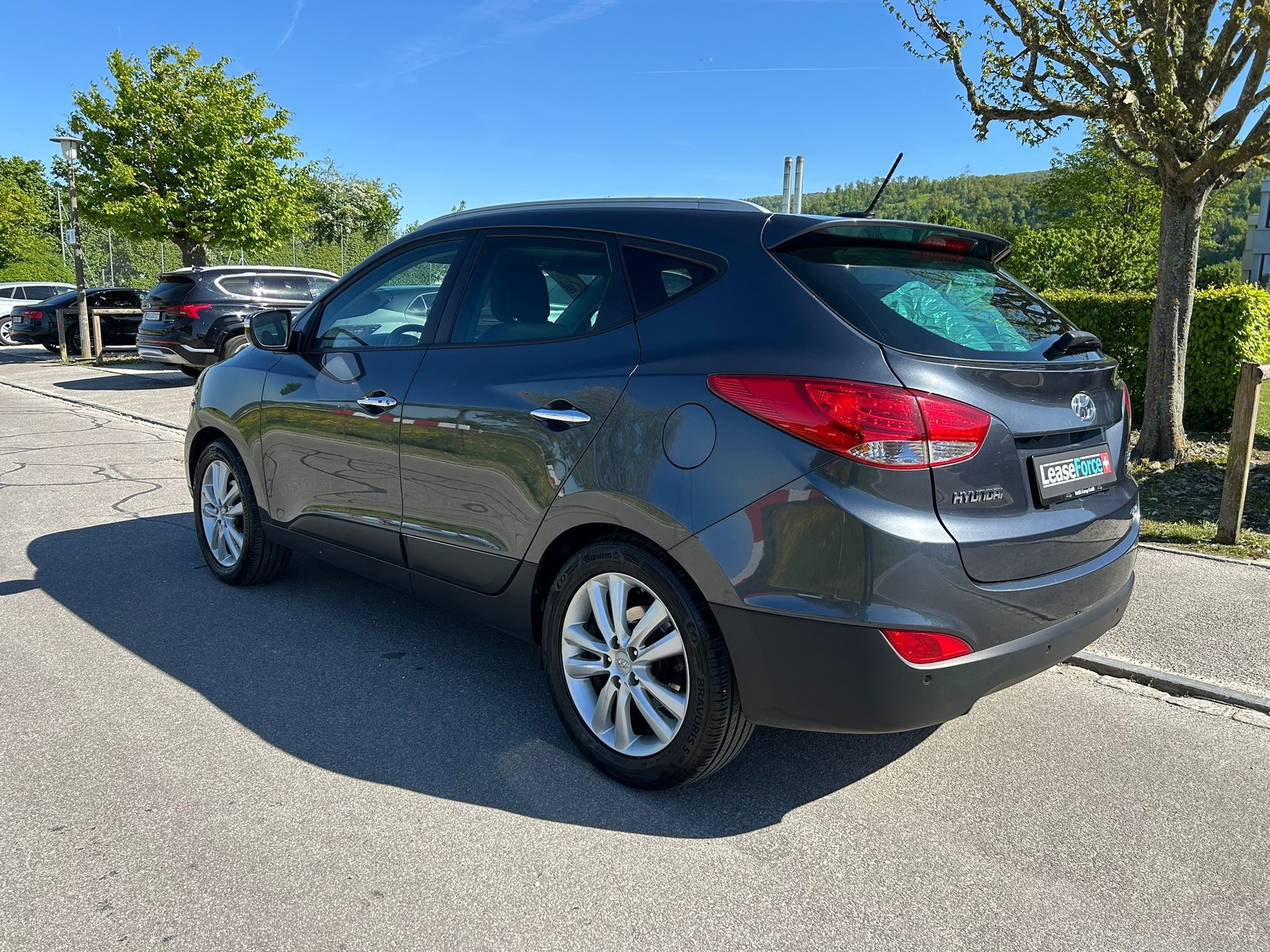 HYUNDAI iX 35 2.0 CRDi Premium 4WD Automatic-image-4