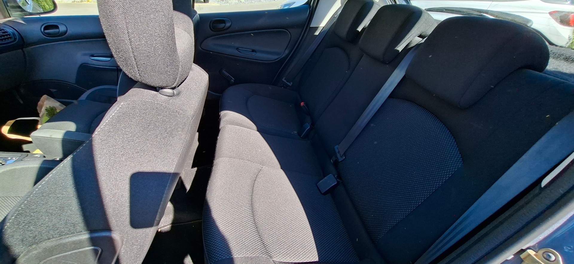 PEUGEOT 206 1.6 16V Trendy-image-9