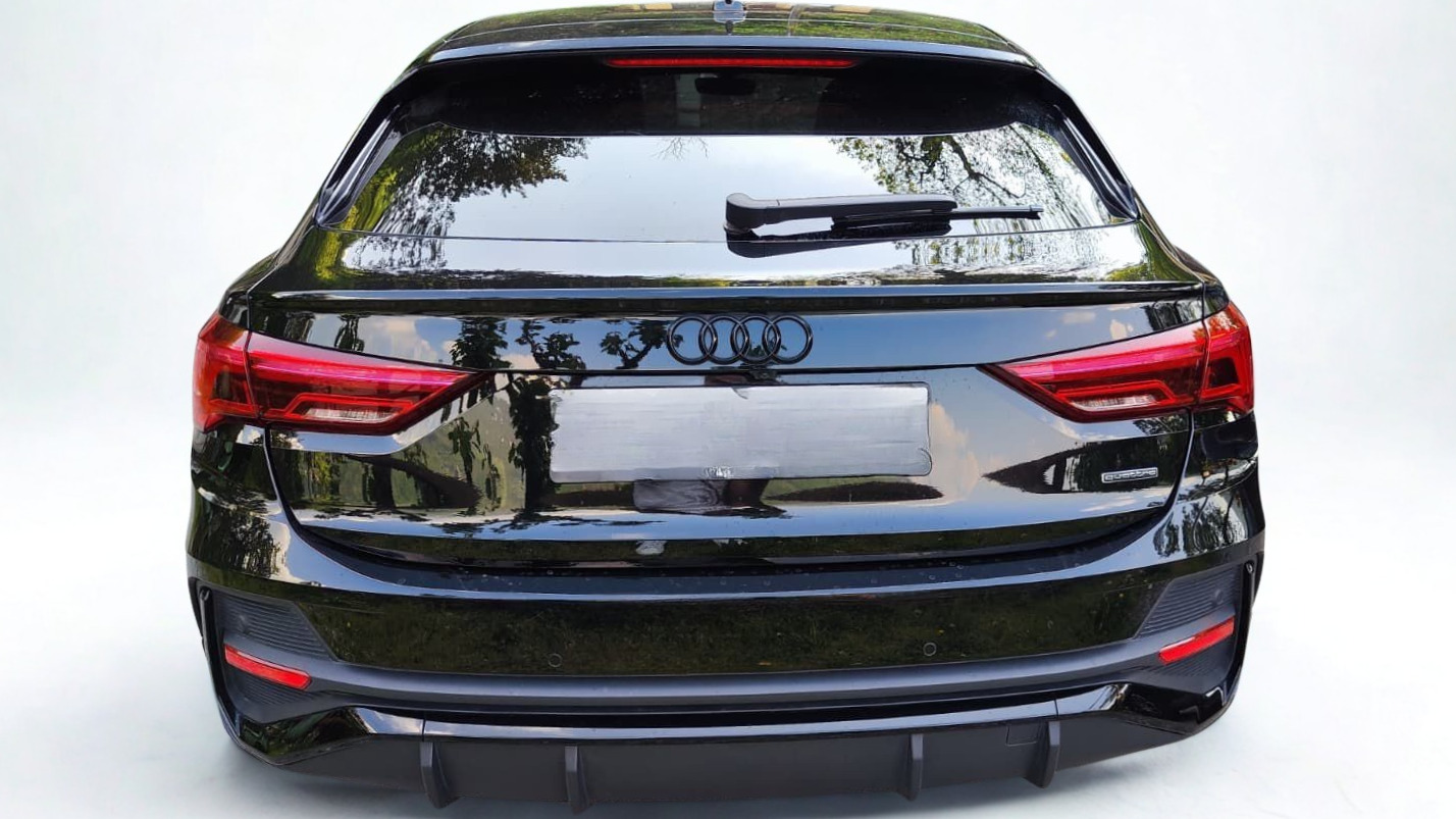 AUDI Q3 Sportback 40 TDI S line quattro-image-5