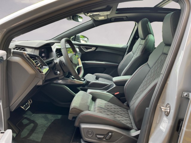 AUDI Q4 e-tron 45 Edition Swiss Ski quattro-image-9