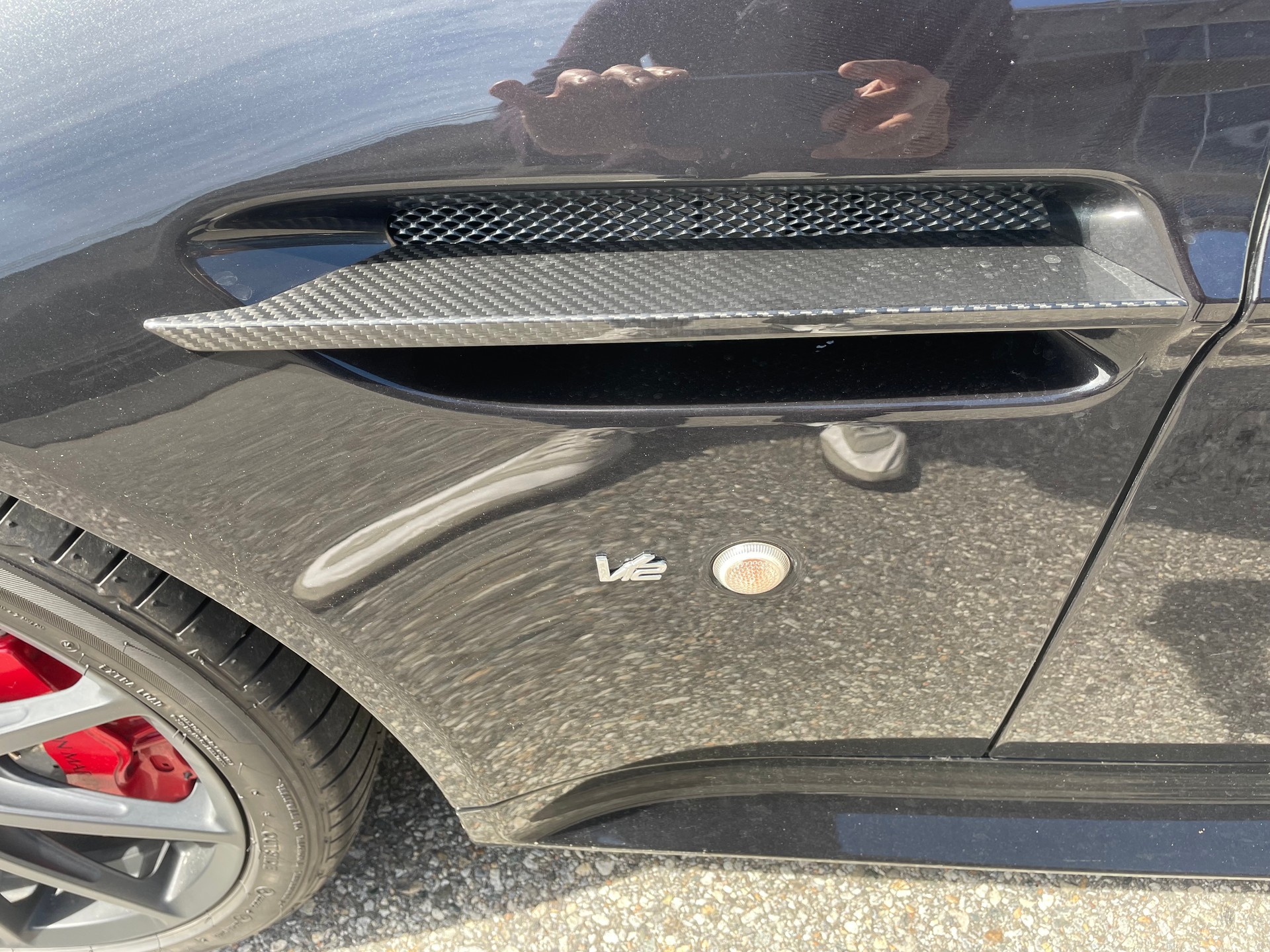 ASTON MARTIN V12 Vantage 5.9 S-image-4