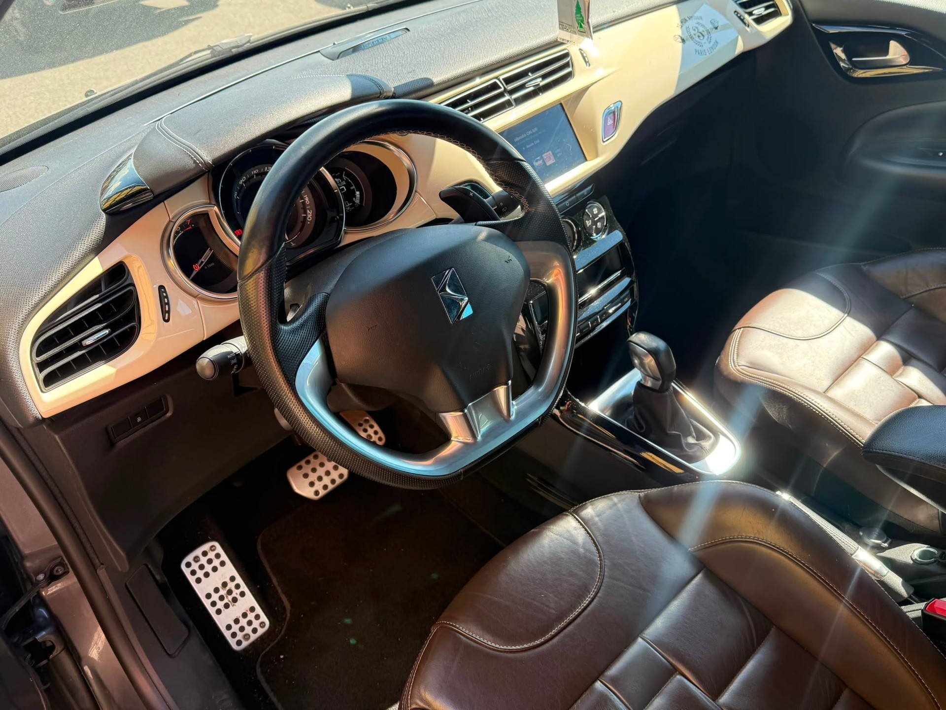 DS AUTOMOBILES DS 3 1.2 PureTech Chic EAT6-image-11