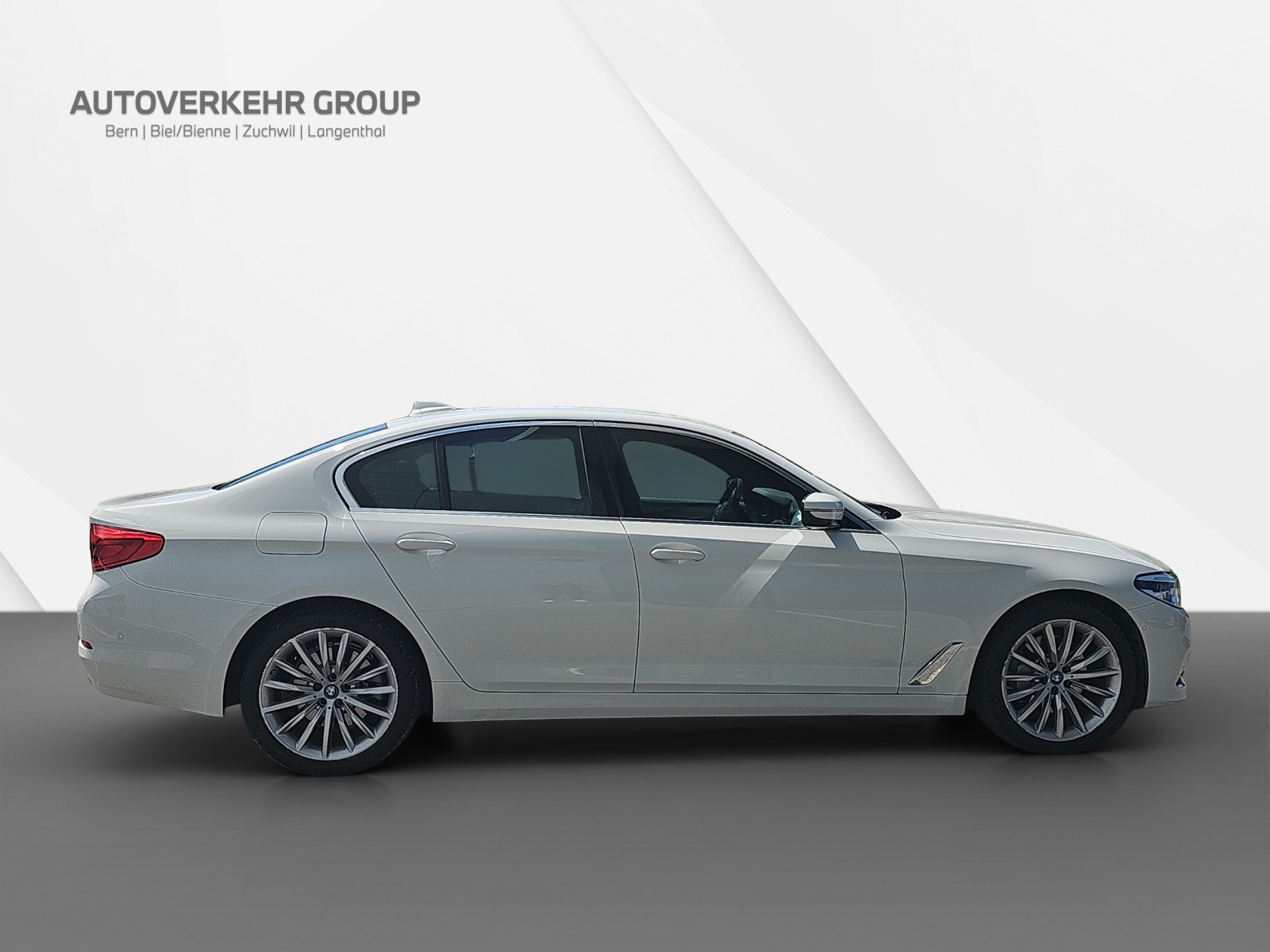 BMW 530e Luxury Line-image-7