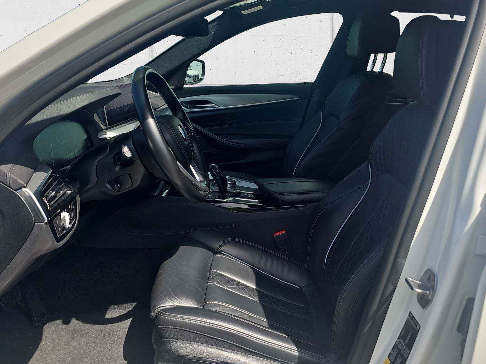 BMW 530e Luxury Line-image-10