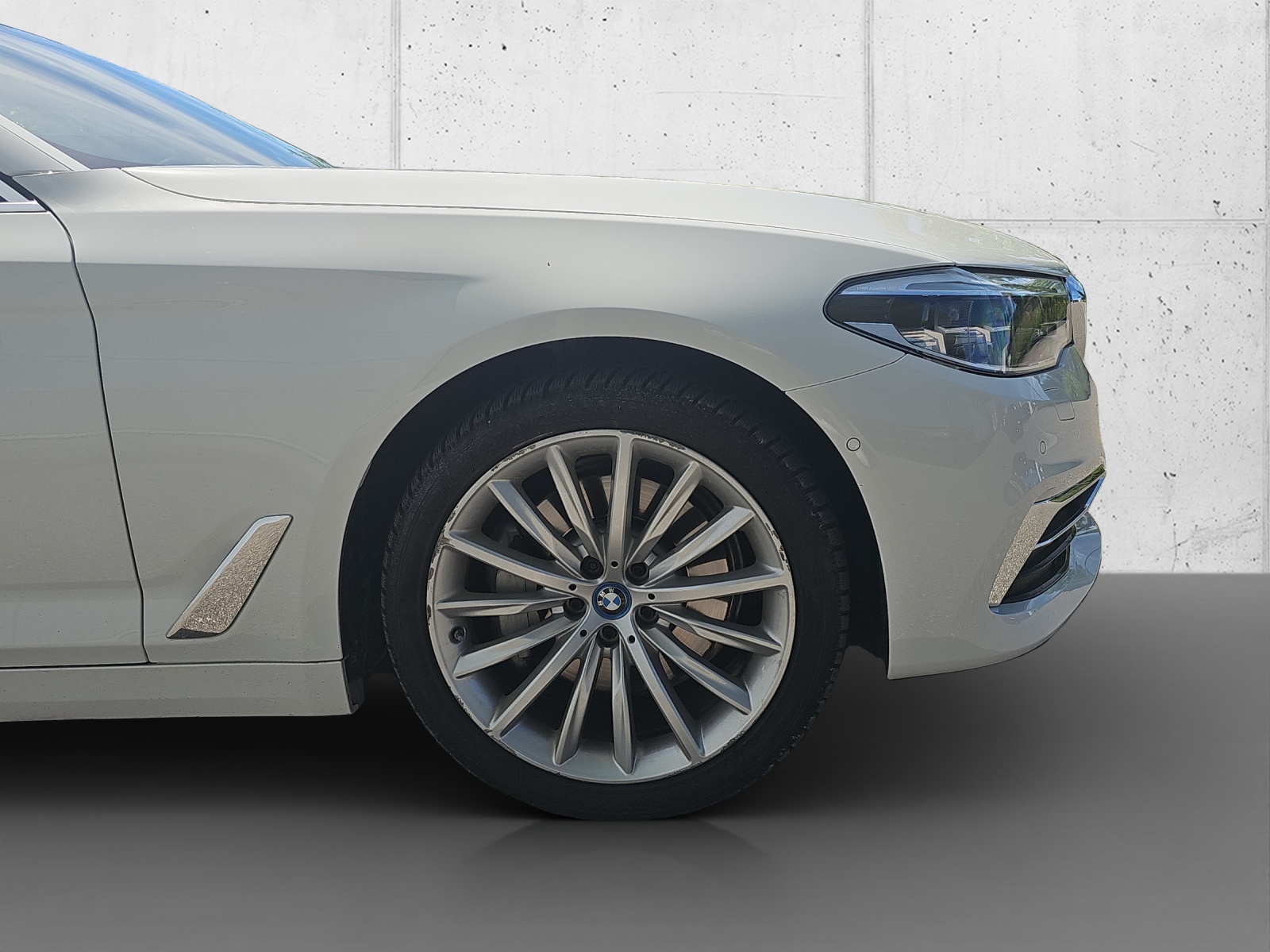 BMW 530e Luxury Line-image-9