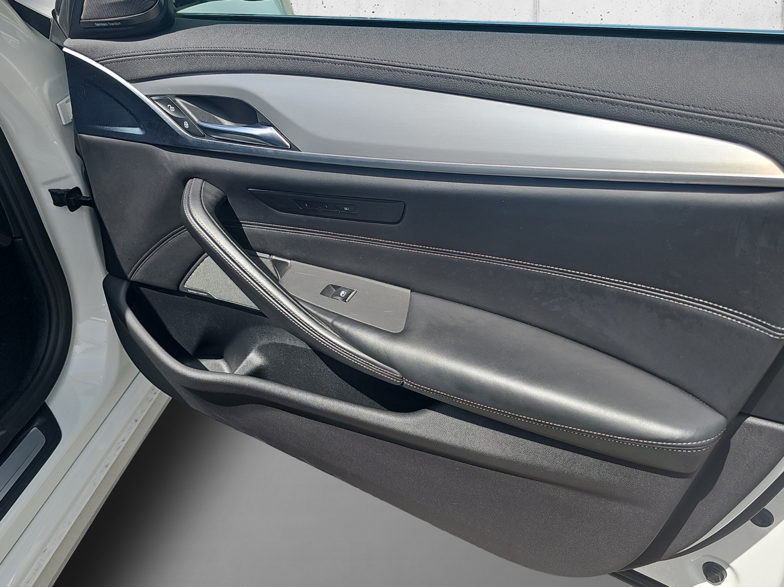 BMW 530e Luxury Line-image-19