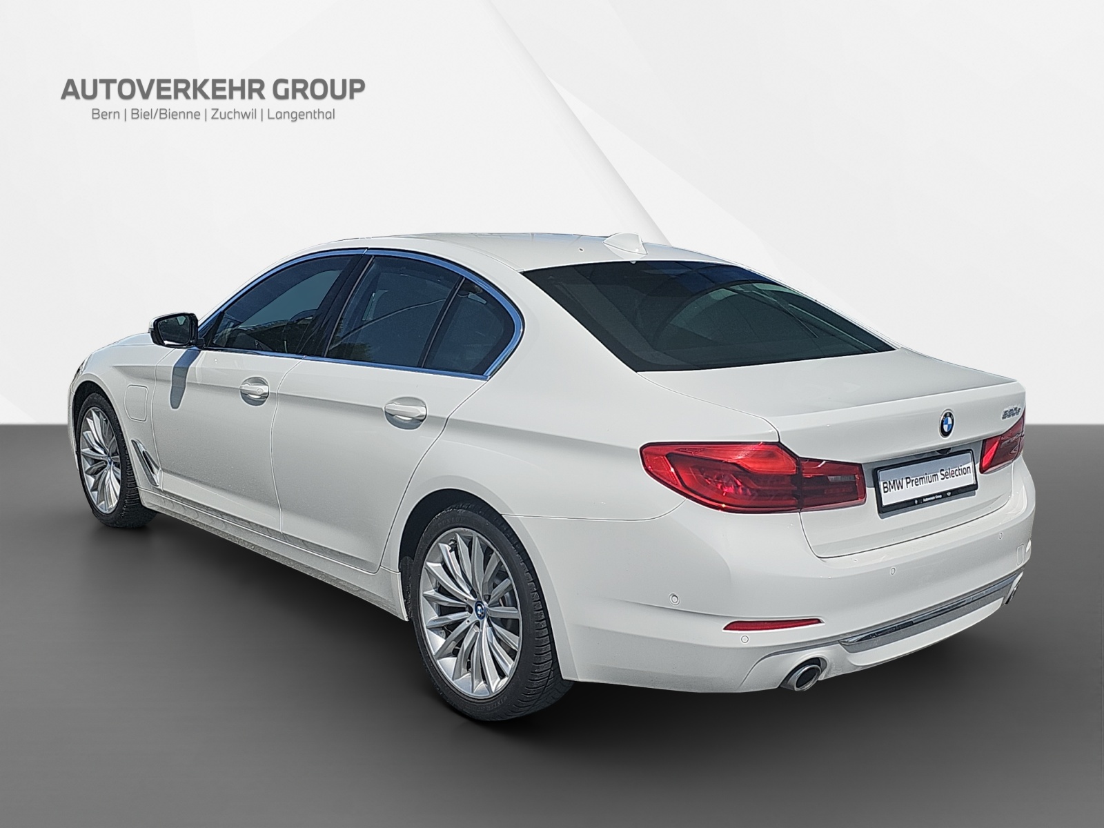 BMW 530e Luxury Line-image-4