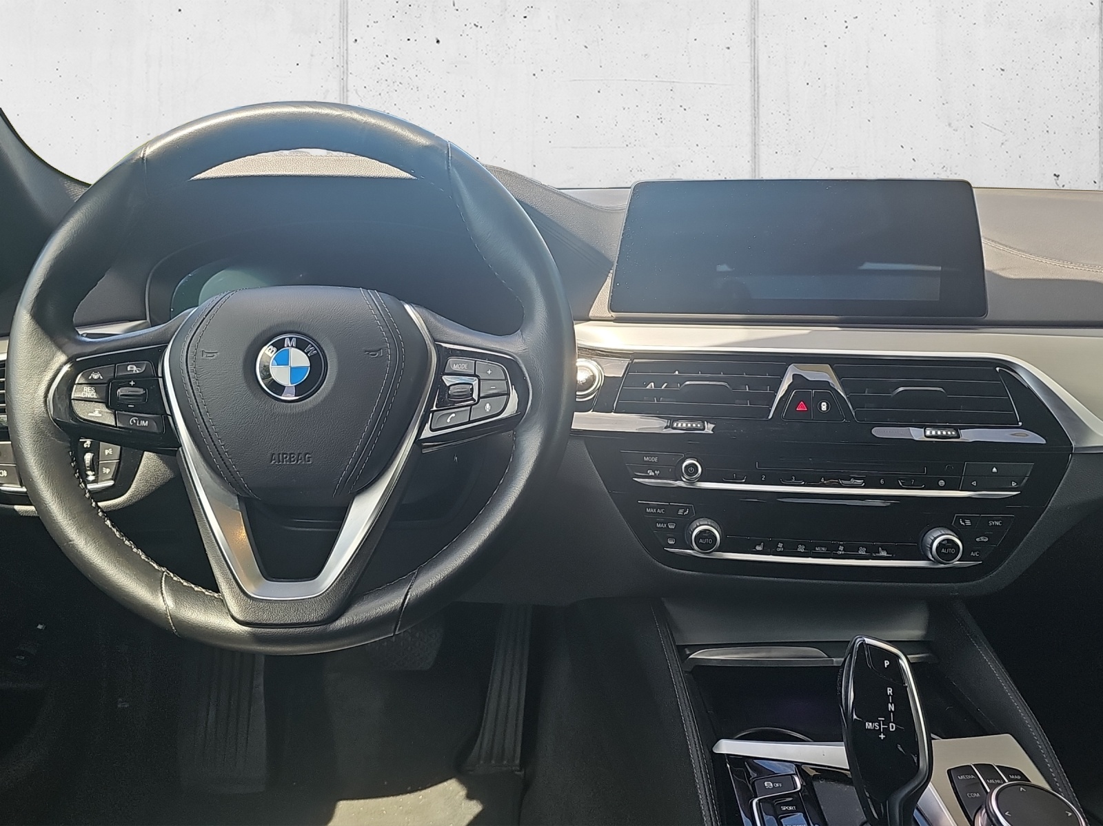 BMW 530e Luxury Line-image-15