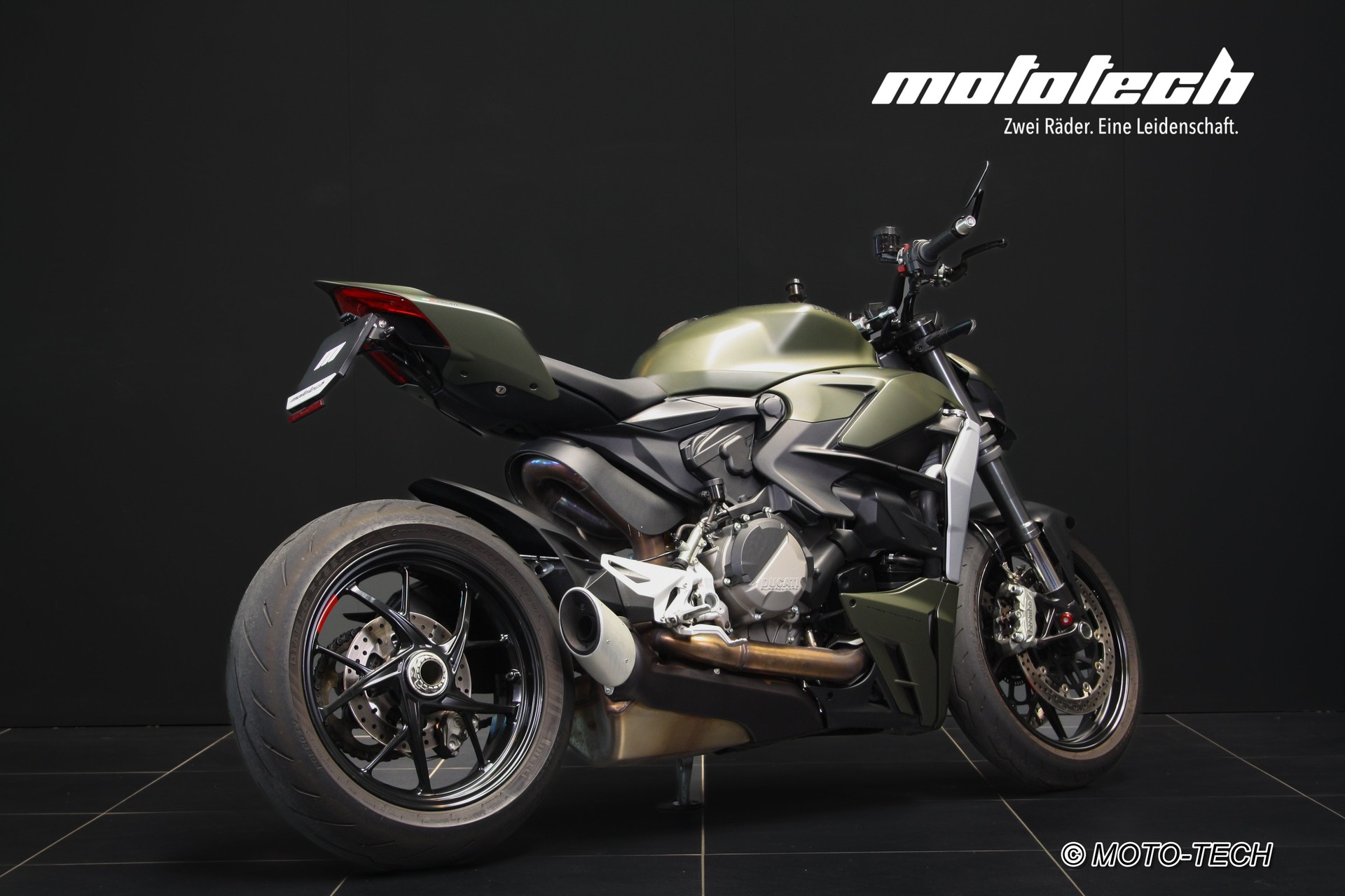 DUCATI Streetfighter V2-image-2