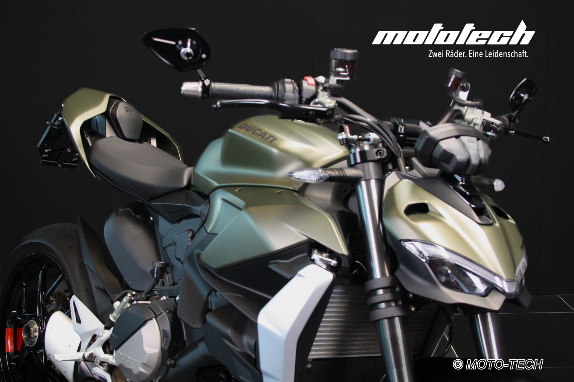DUCATI Streetfighter V2-image-8