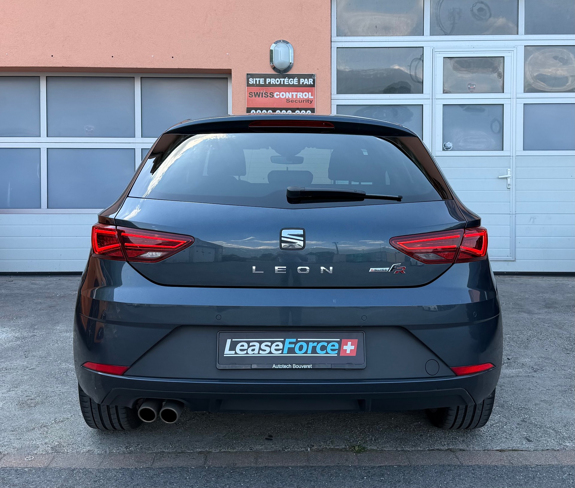 SEAT Leon 1.5 TSI EVO SWISS FR DSG-image-5