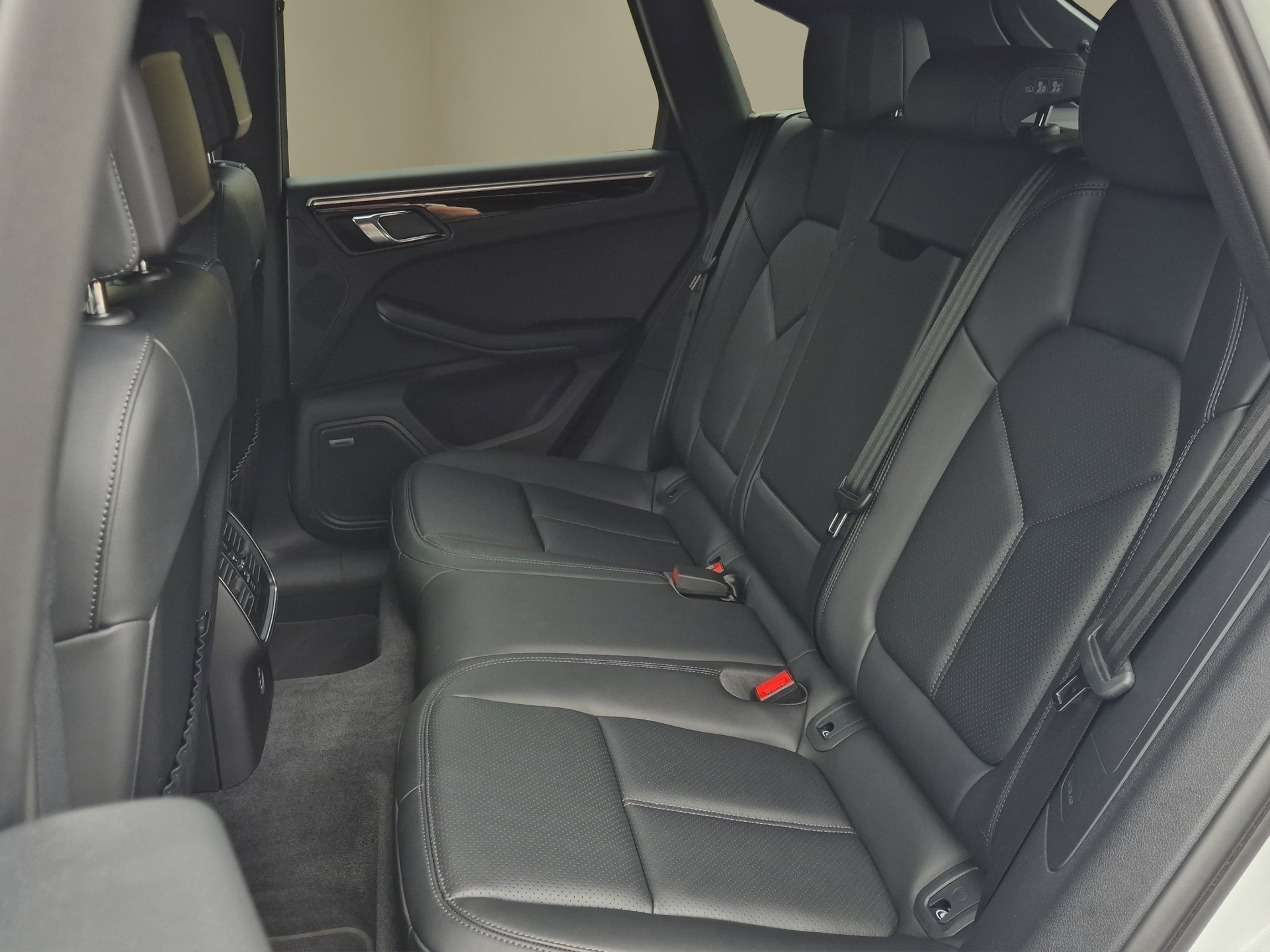 PORSCHE Macan S PDK-image-16