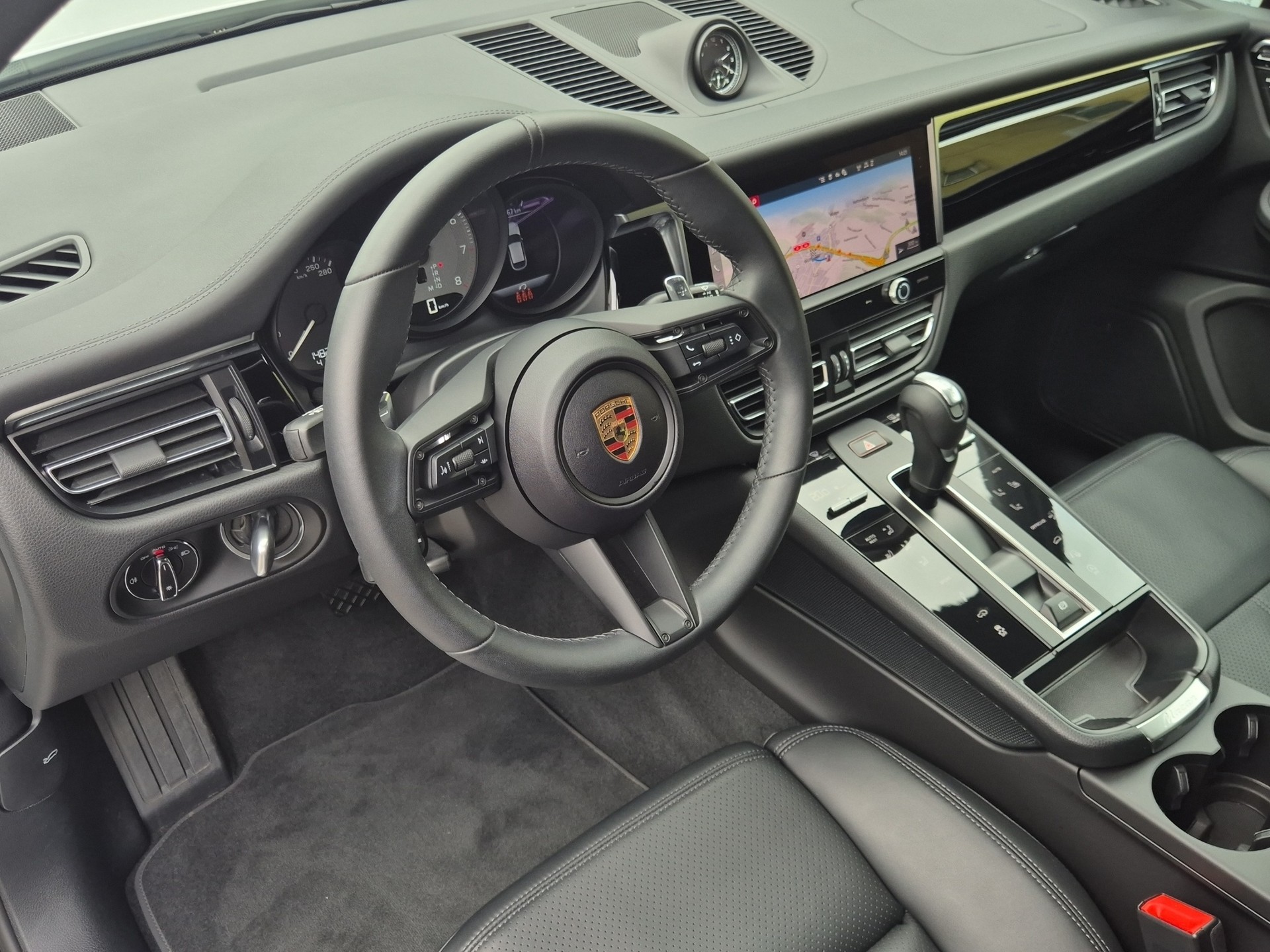 PORSCHE Macan S PDK-image-10