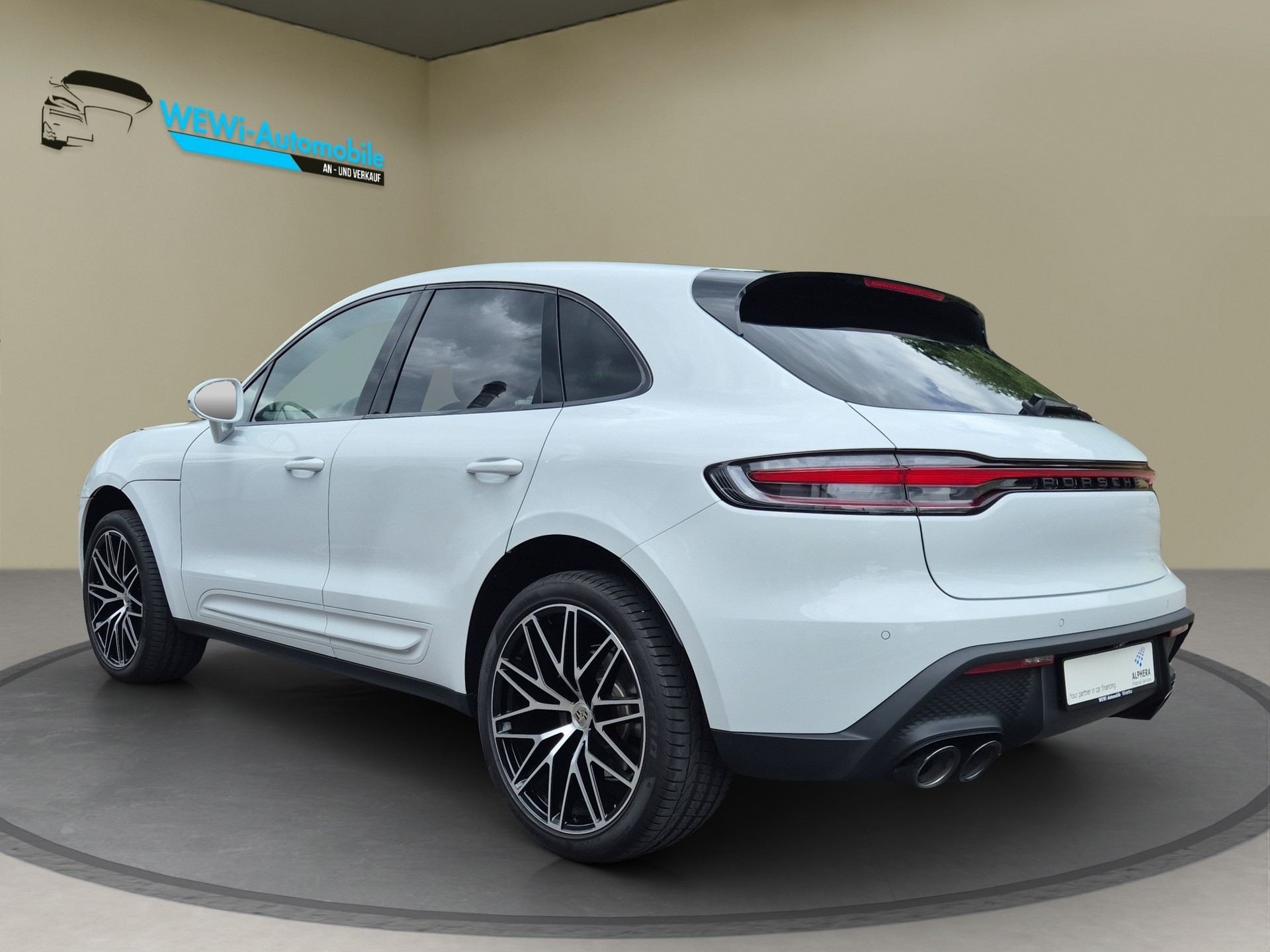 PORSCHE Macan S PDK-showroom-element-2