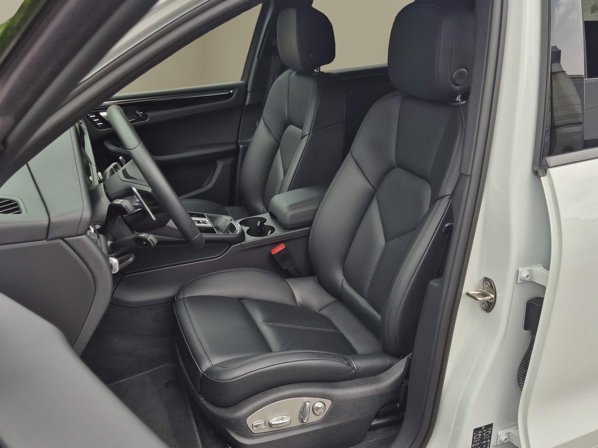 PORSCHE Macan S PDK-image-8